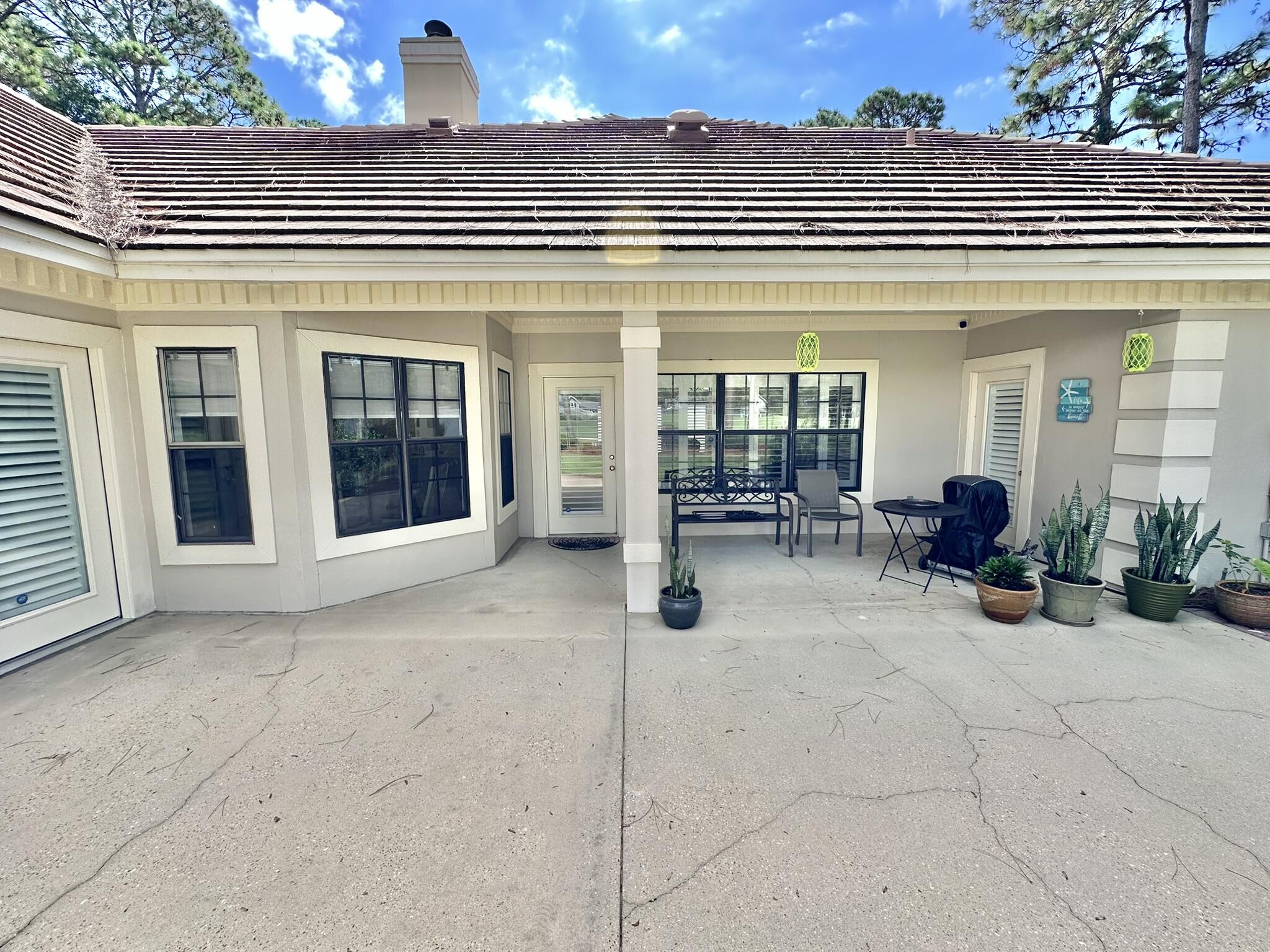 BAYTOWNE AVE EAST - Residential