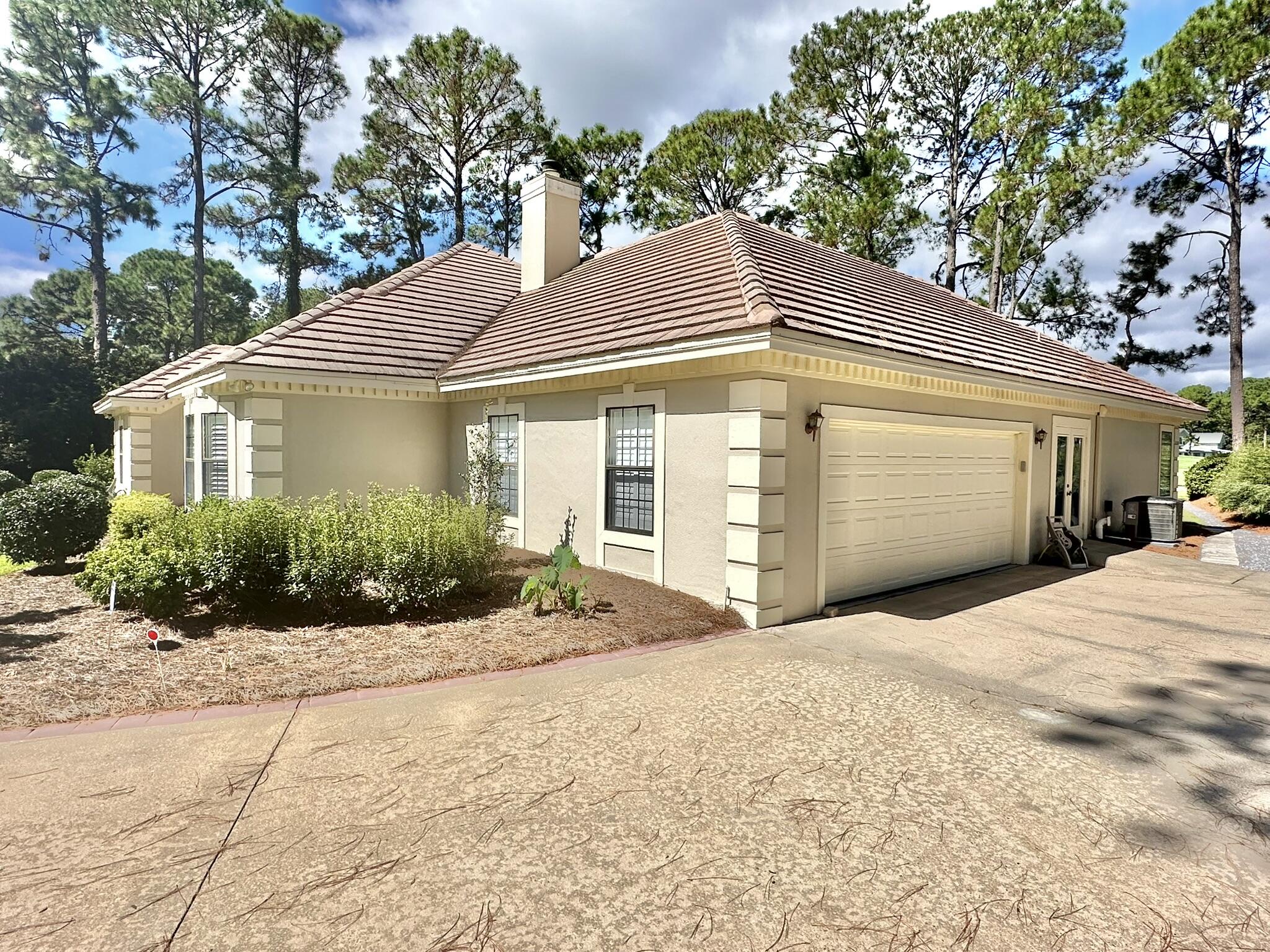 BAYTOWNE AVE EAST - Residential