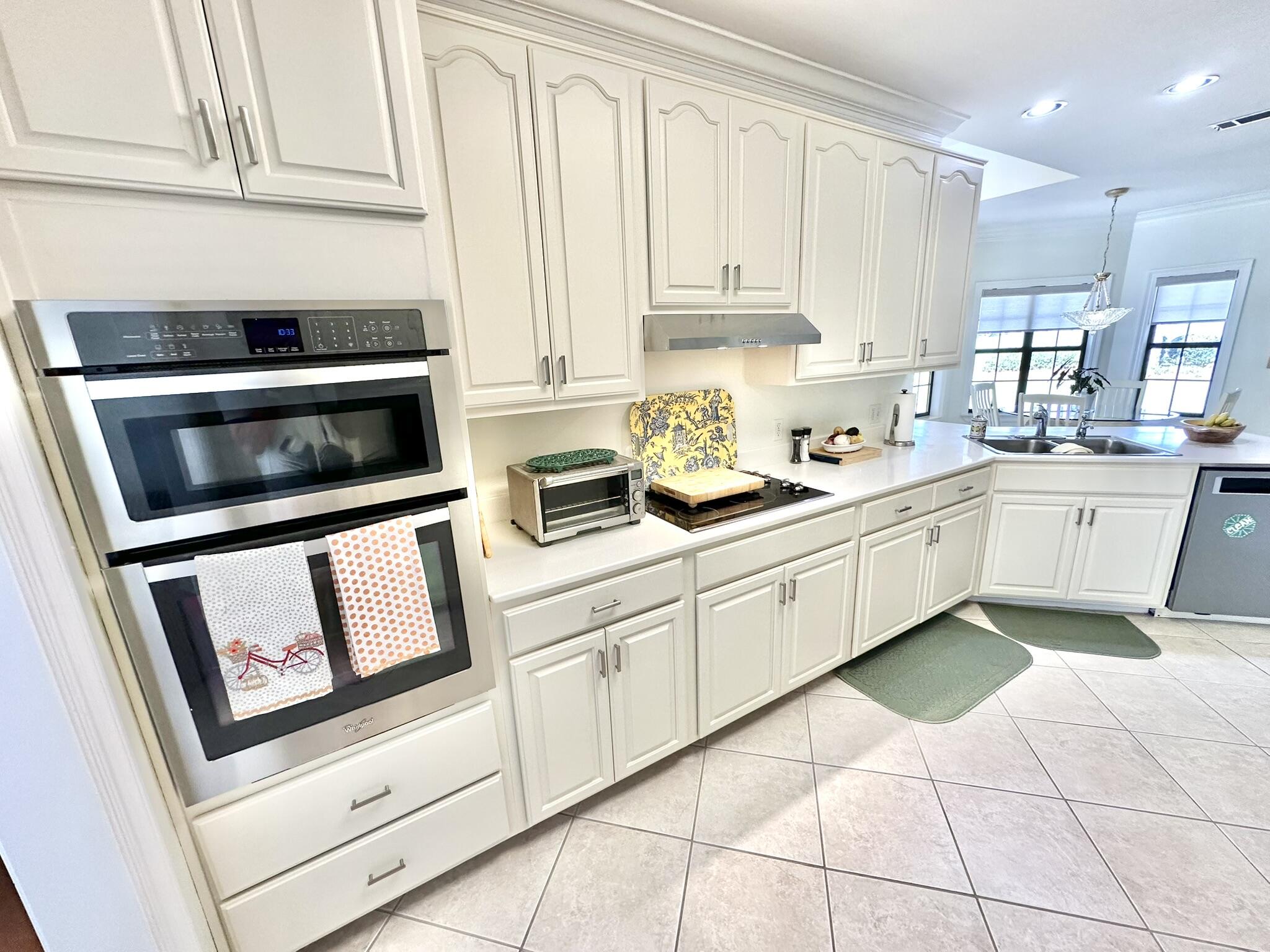 BAYTOWNE AVE EAST - Residential