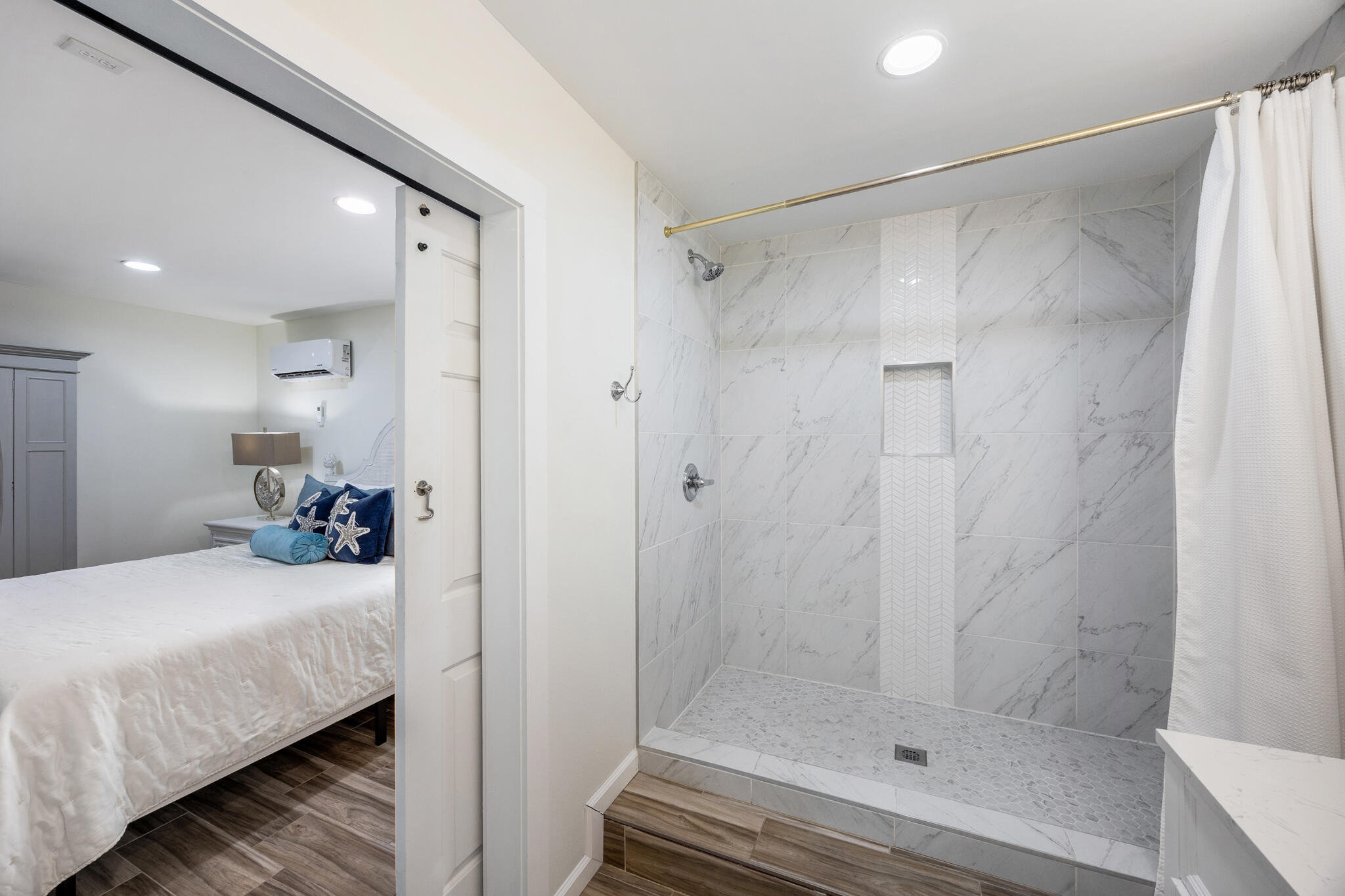 CRYSTAL BEACH COTTAGES PH 2 - Residential
