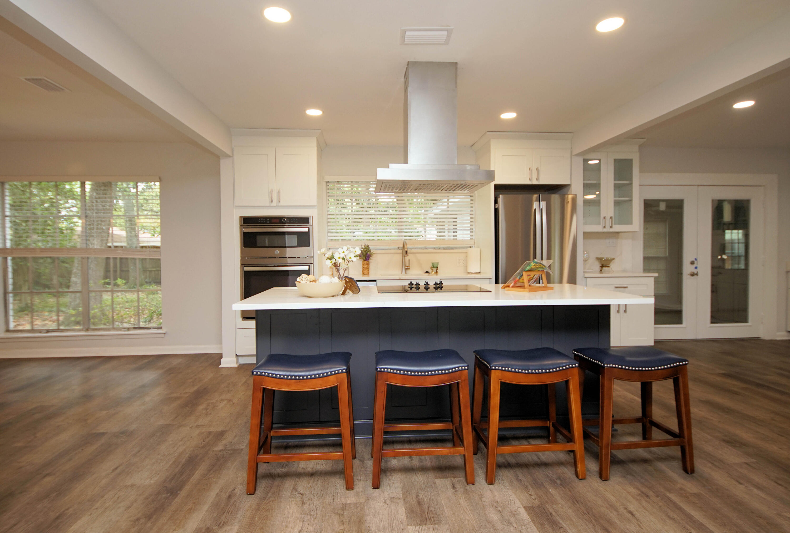 COUNTRY CLUB ESTATES - Residential Lease