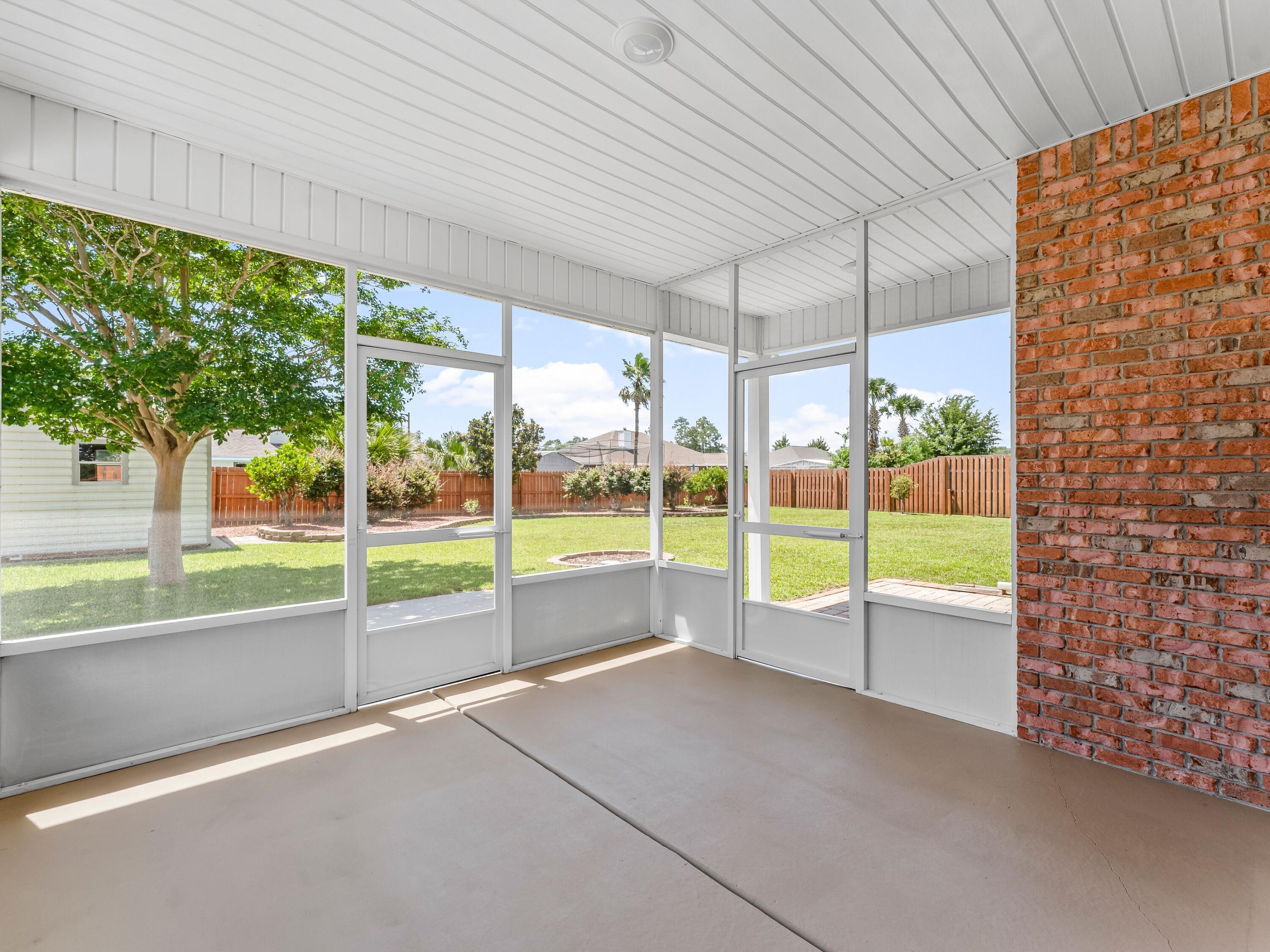 LYNN HAVEN - Residential
