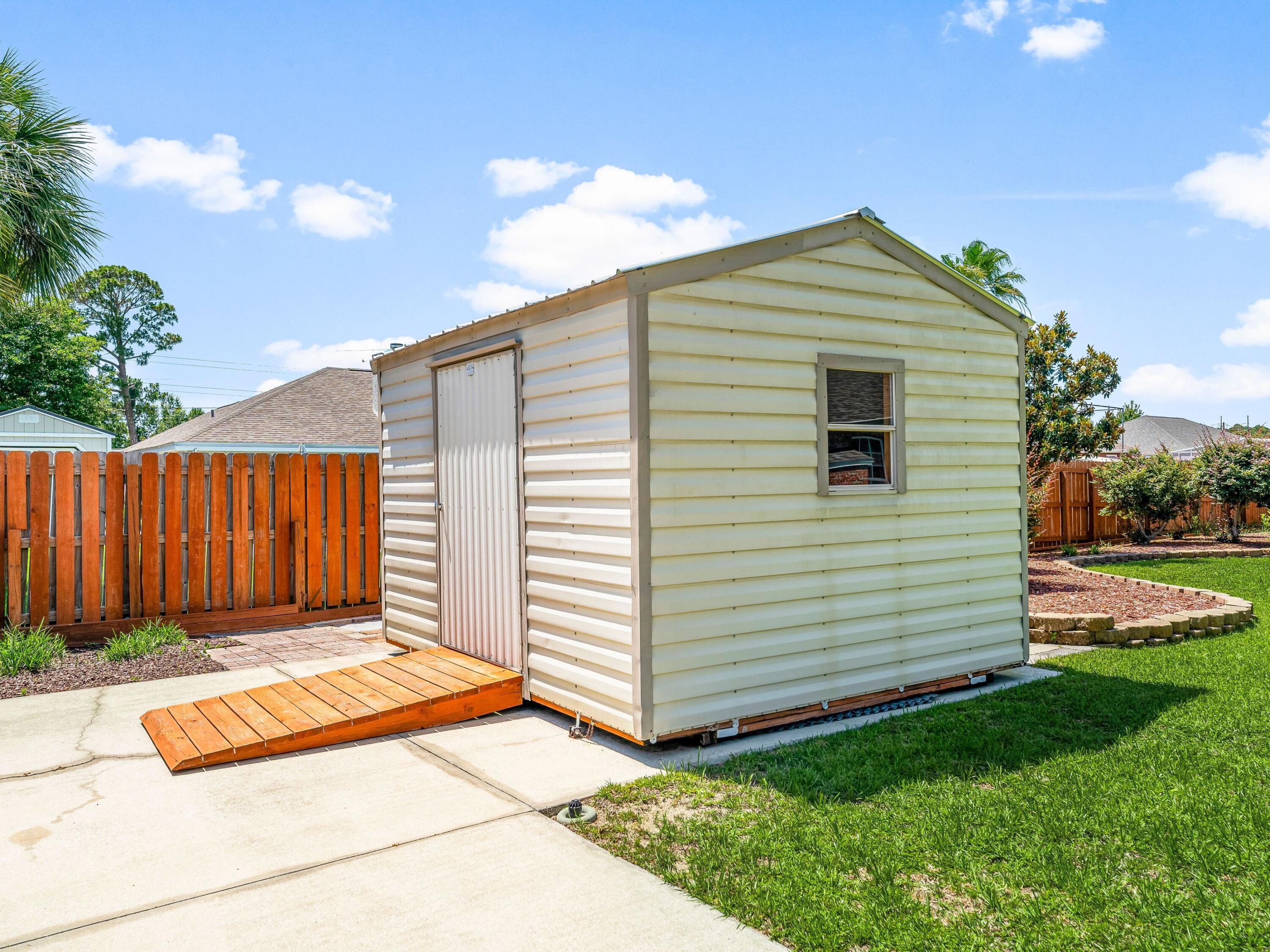 LYNN HAVEN - Residential