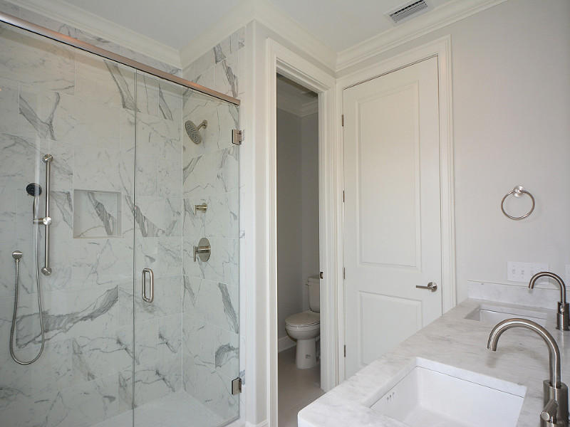 Villa Lago - Residential