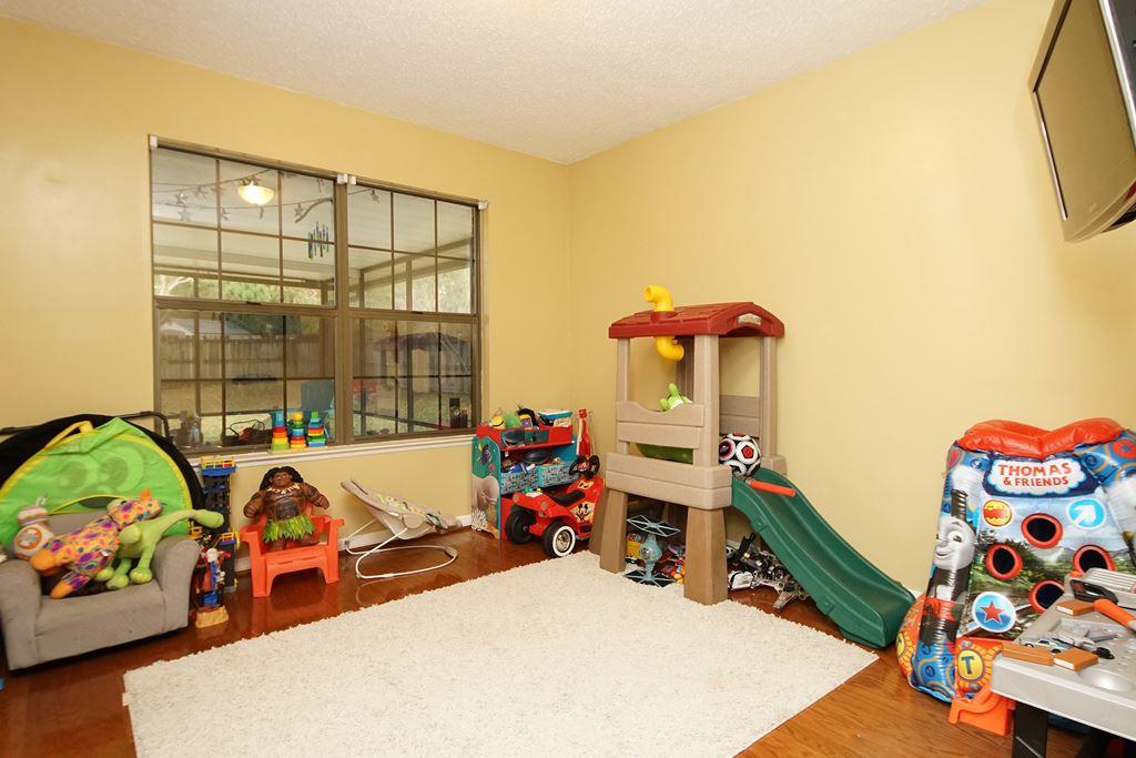 PINEWOOD ESTATES 2 - Residential