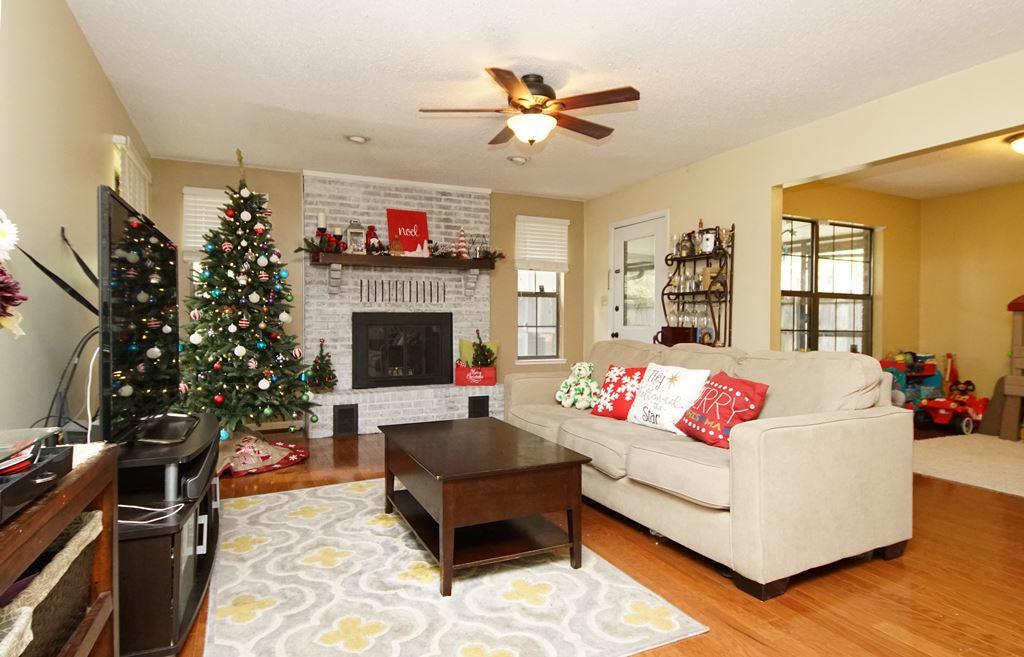 PINEWOOD ESTATES 2 - Residential