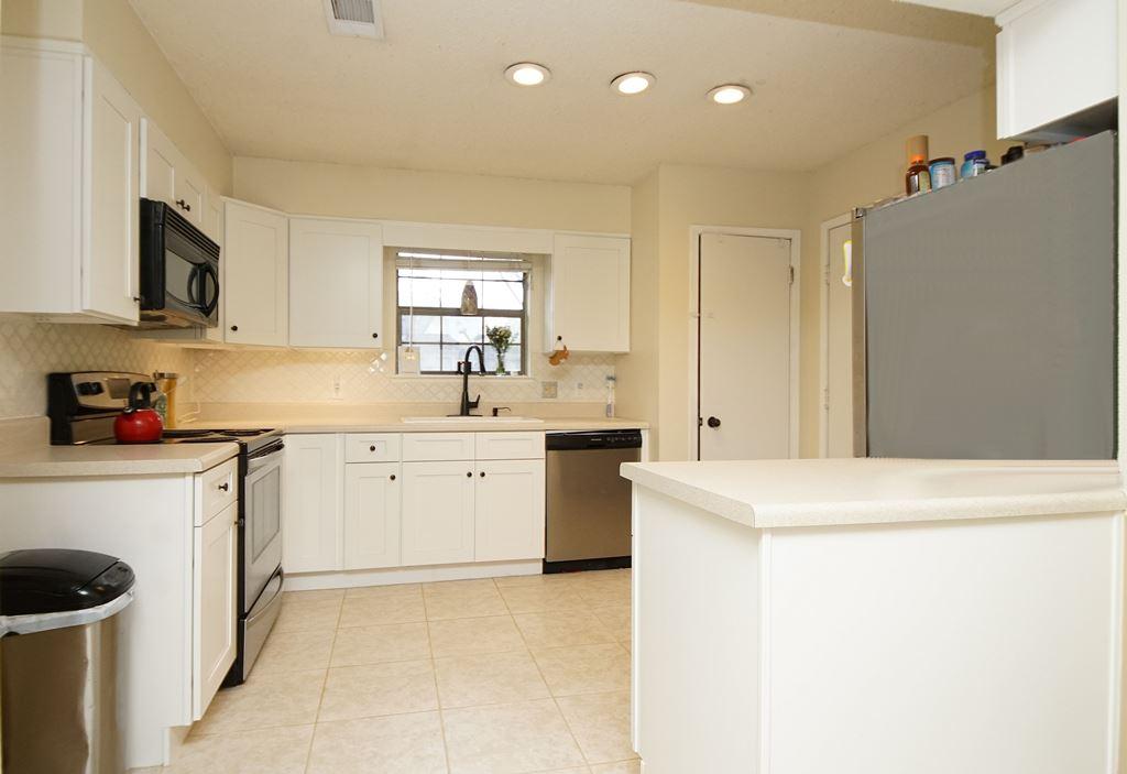 PINEWOOD ESTATES 2 - Residential