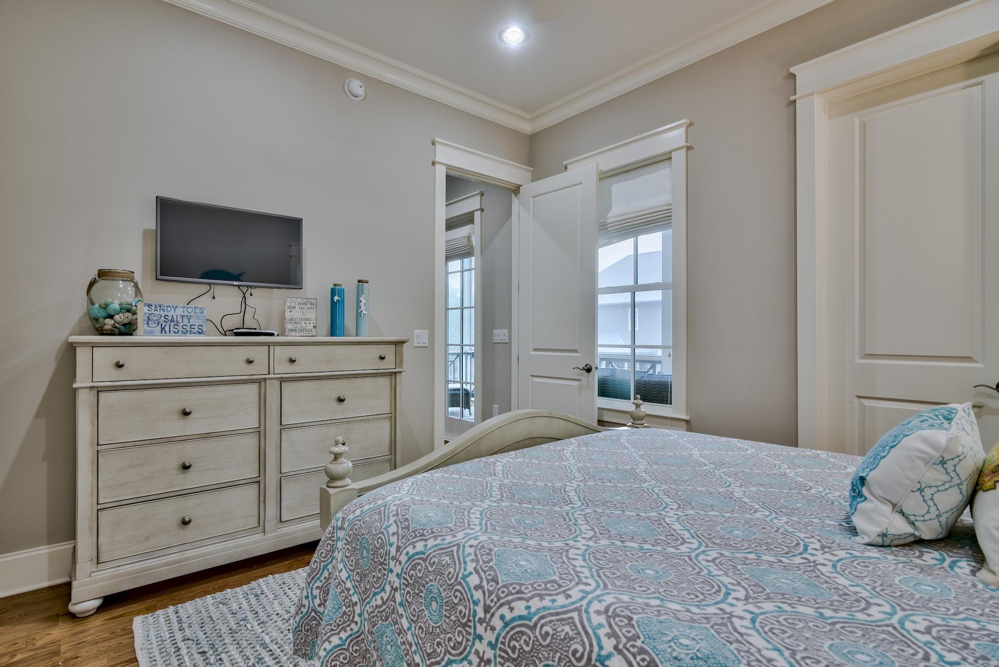 LAKESIDE AT BLUE MOUNTAIN BEACH - Residential