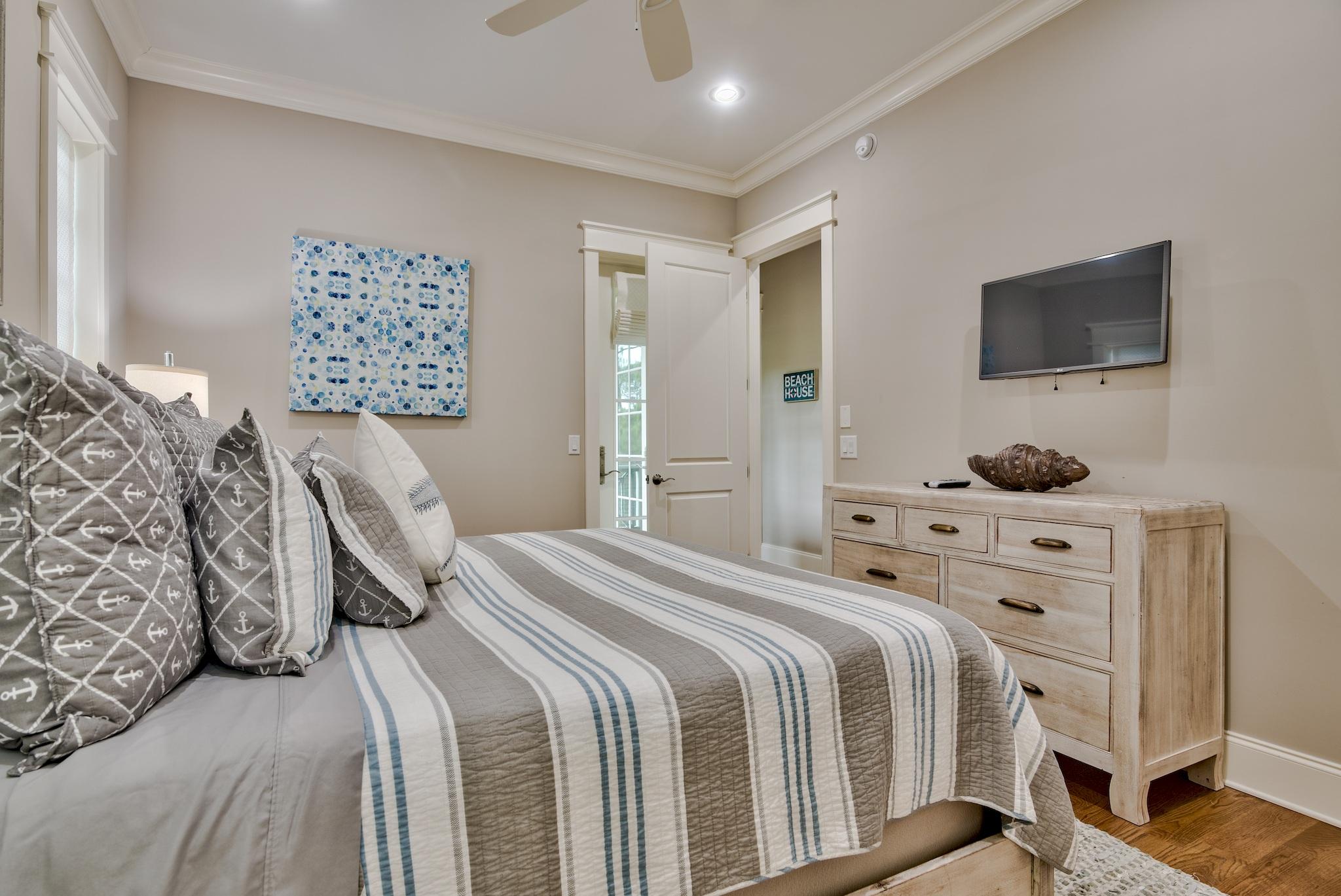 LAKESIDE AT BLUE MOUNTAIN BEACH - Residential