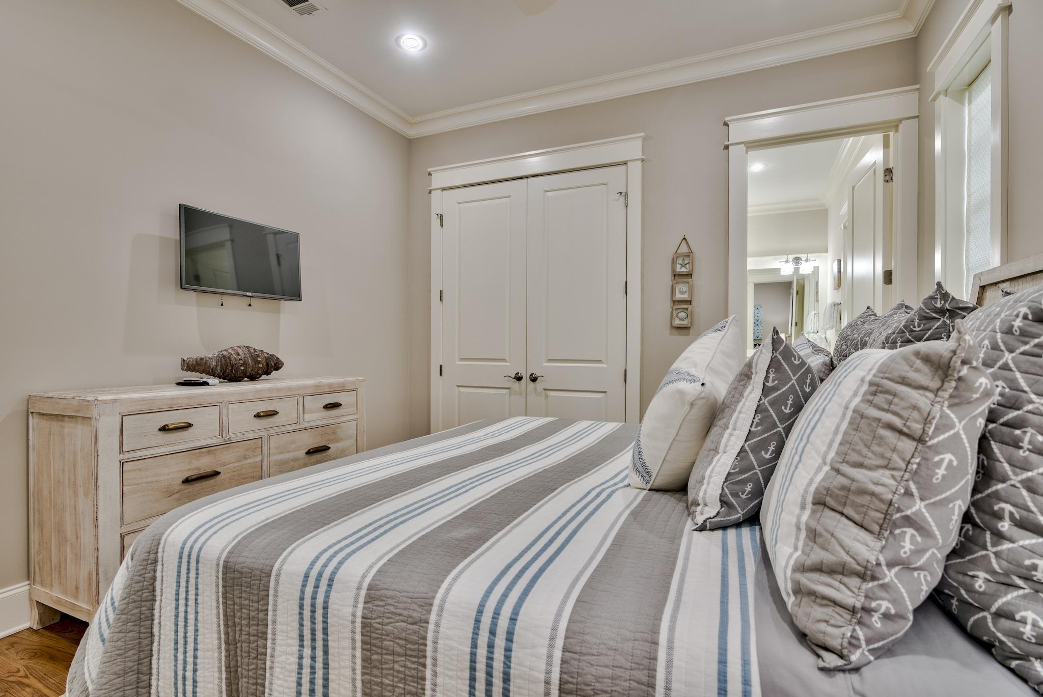 LAKESIDE AT BLUE MOUNTAIN BEACH - Residential