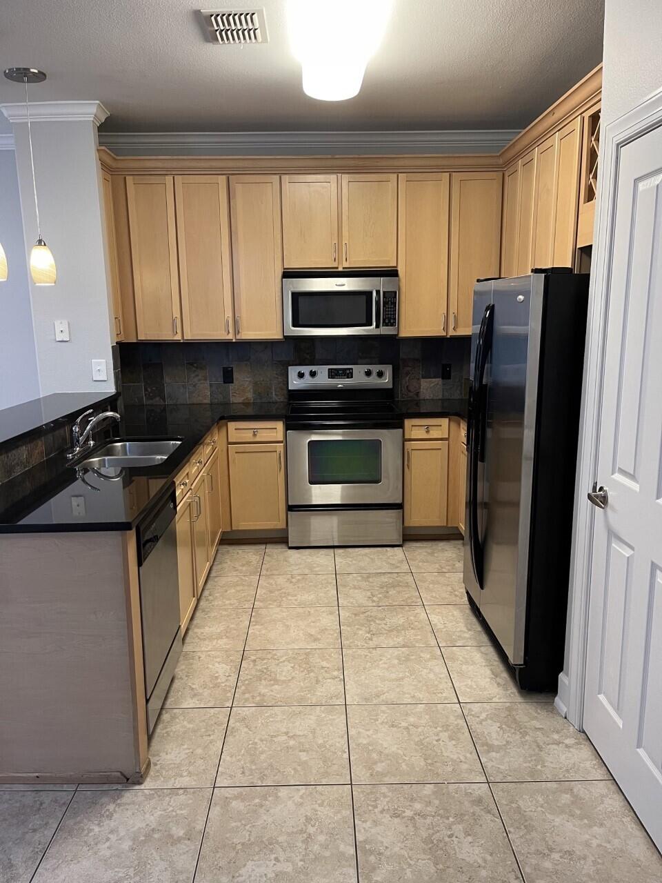 SOUTH HAVEN TOWNHOMES - Residential