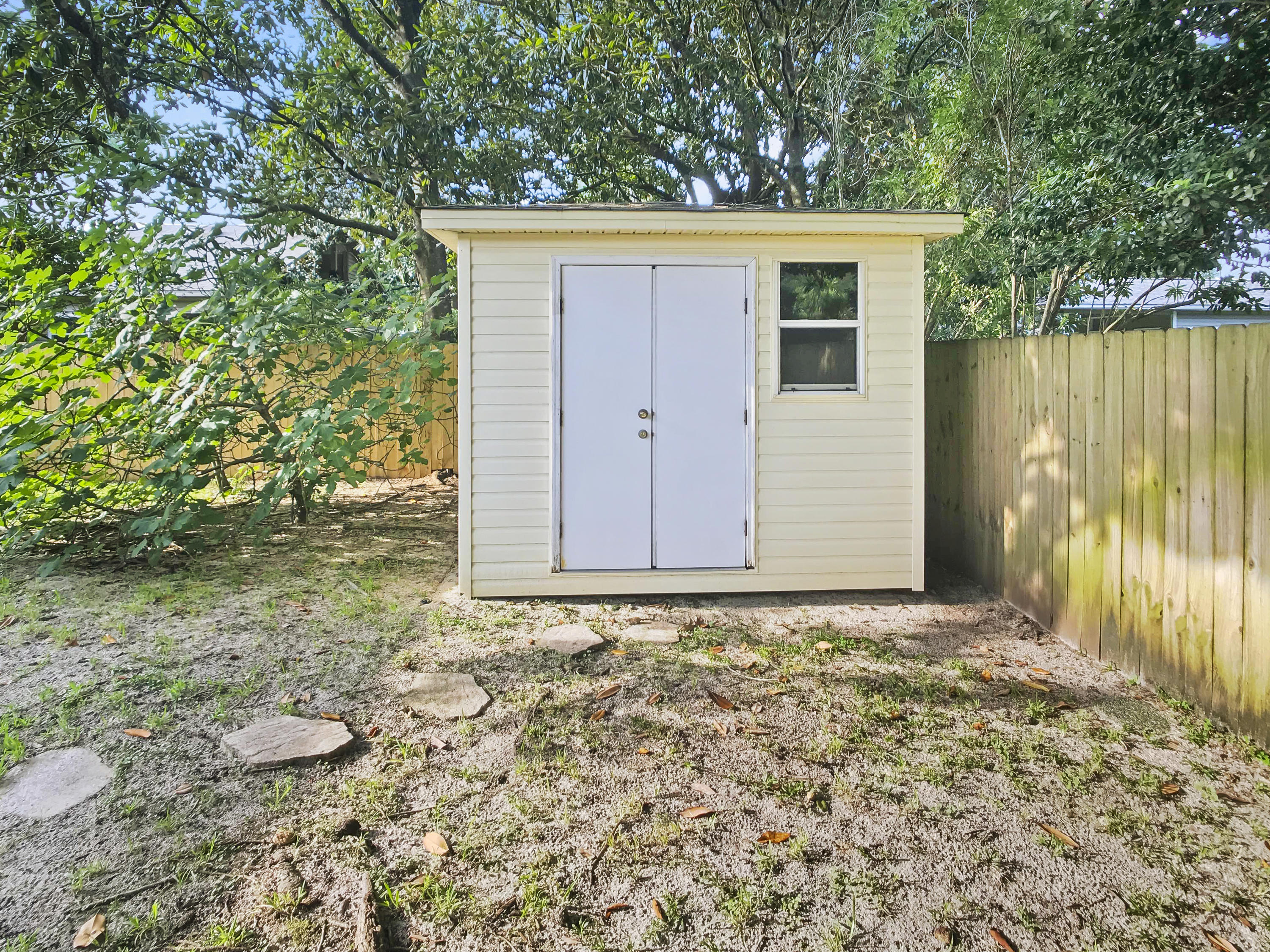 COUNTRY CLUB ESTATES 1ST ADDN - Residential