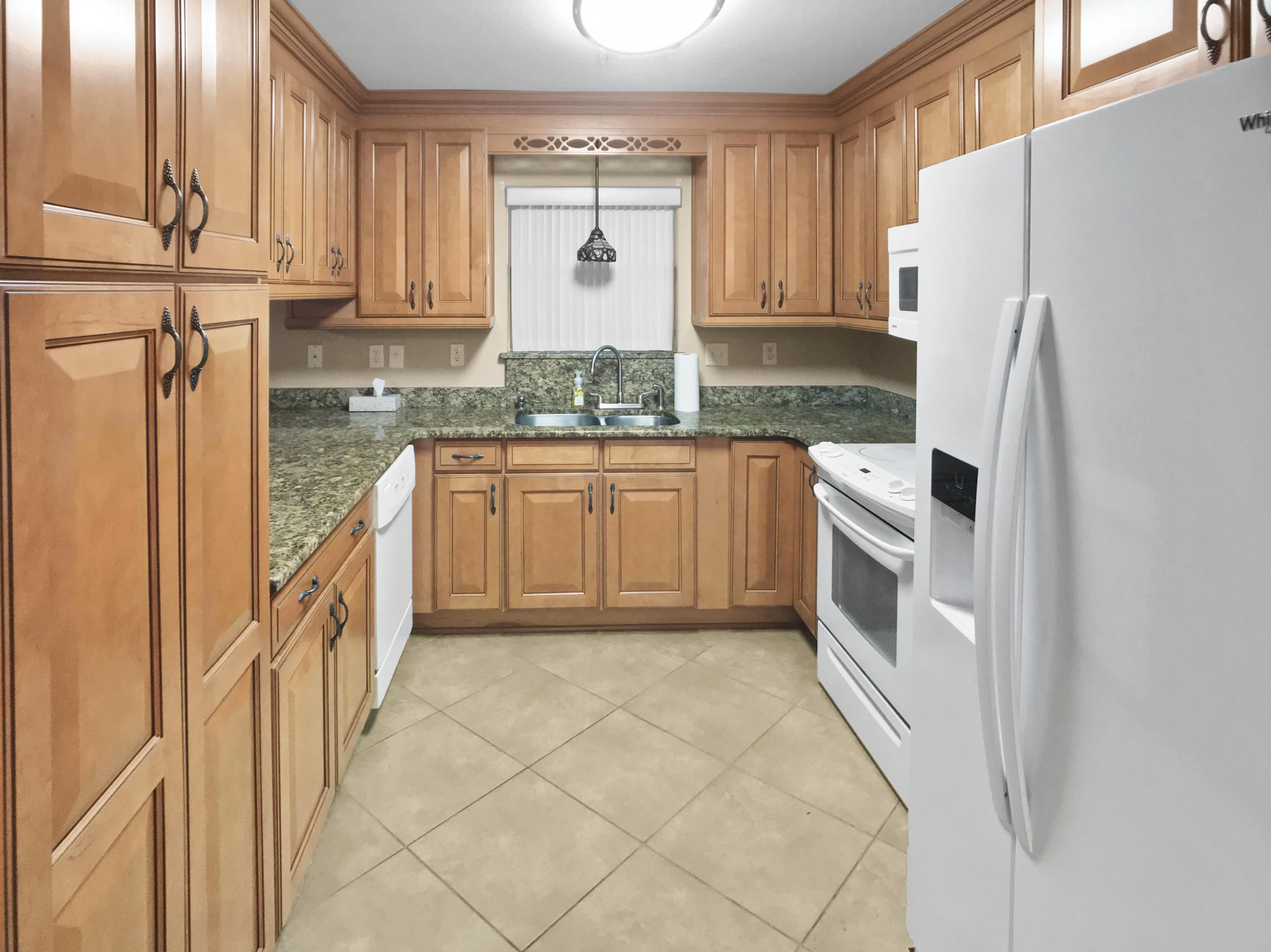 COUNTRY CLUB ESTATES 1ST ADDN - Residential