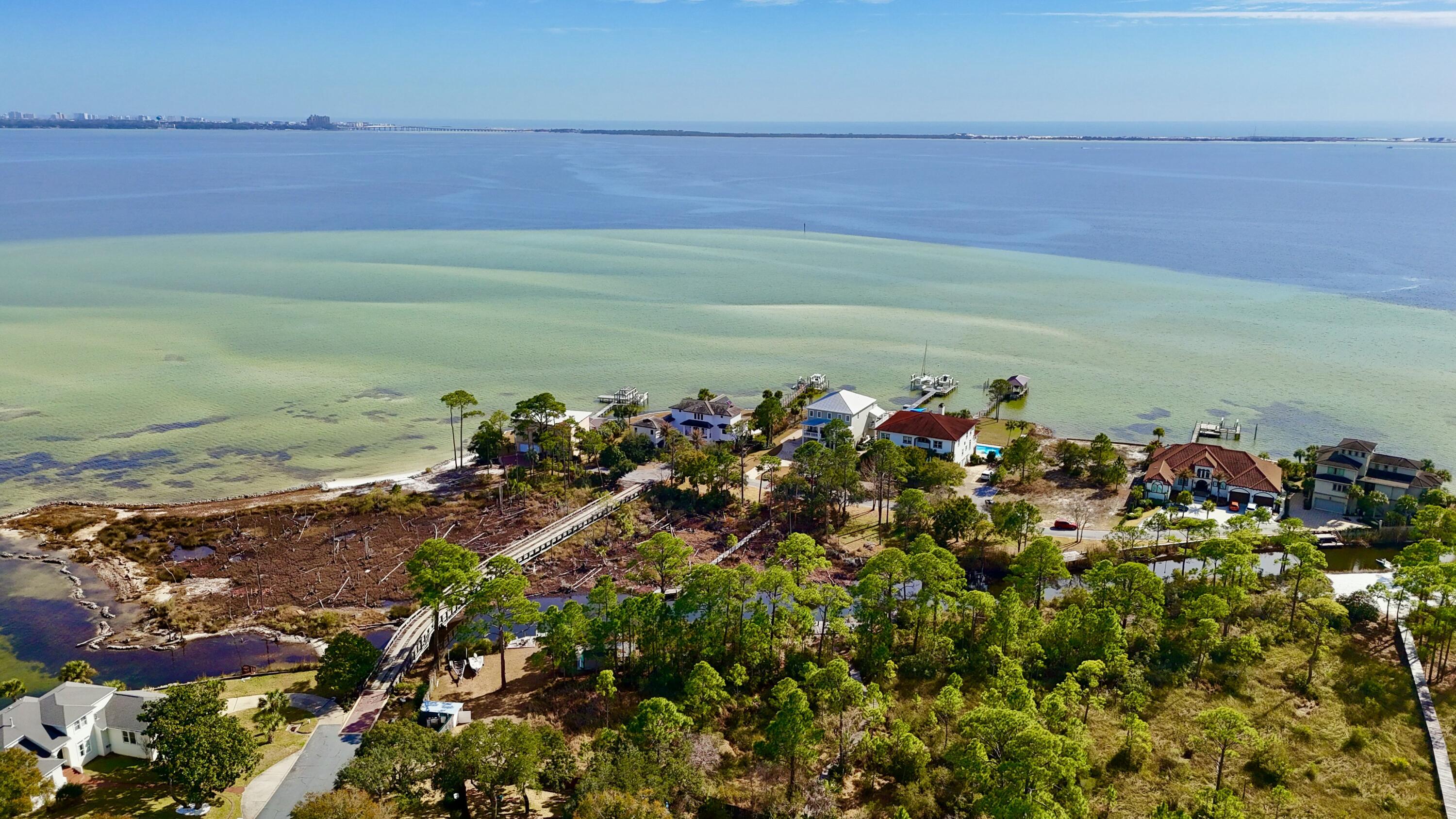 BLACK POINTE - Residential