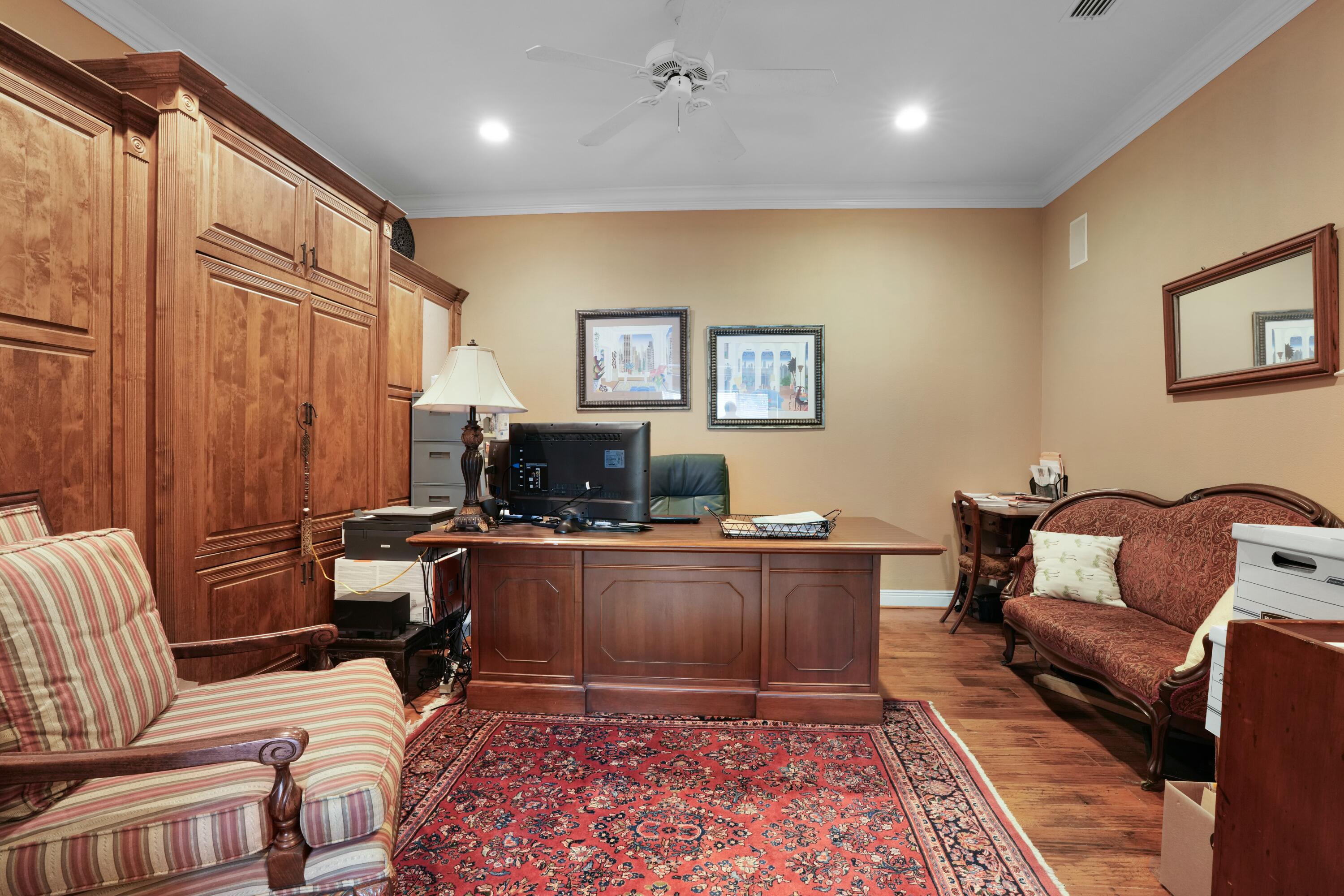BLACK POINTE - Residential