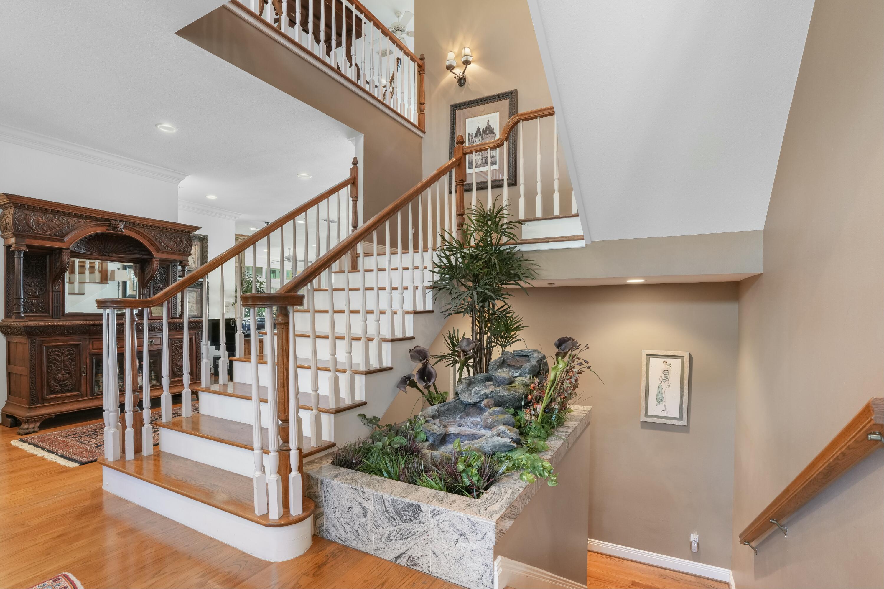 BLACK POINTE - Residential