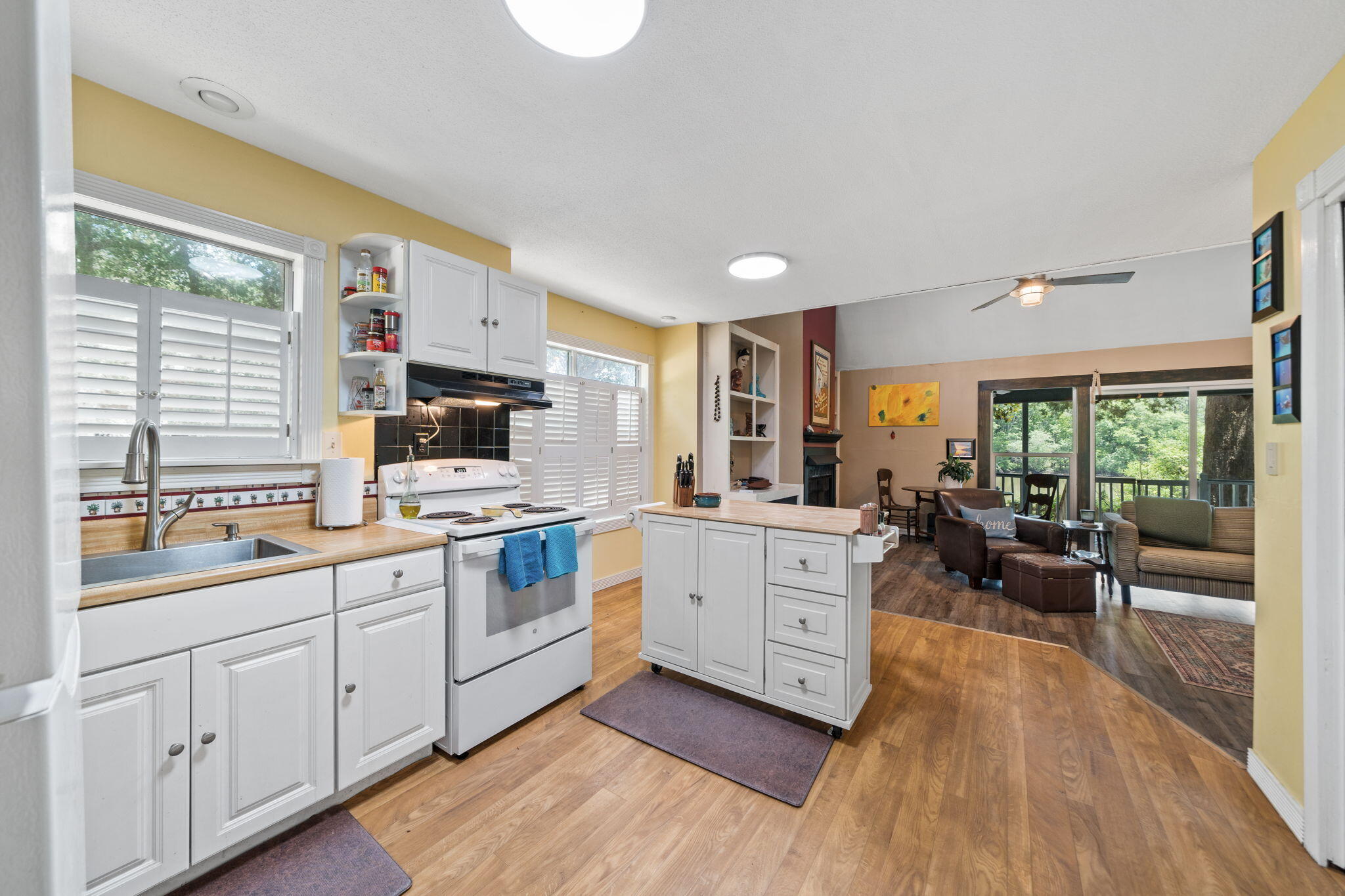 NO RECORDED SUBDIVISION - Residential