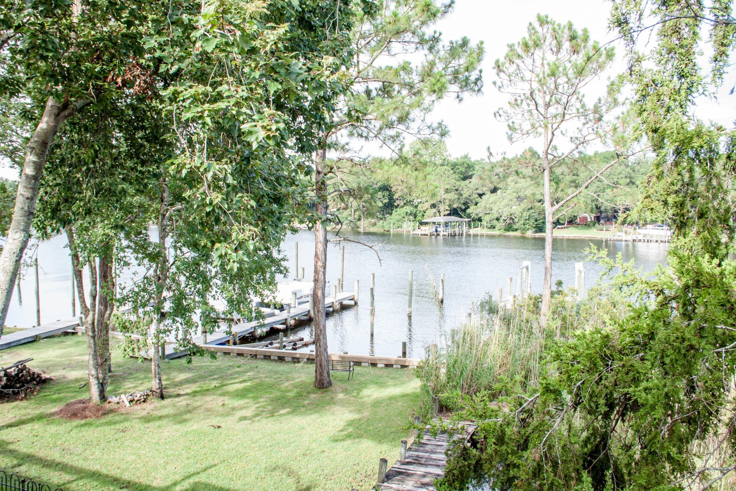 SWIFT BAYOU T/H UNIT 22 - Residential Lease