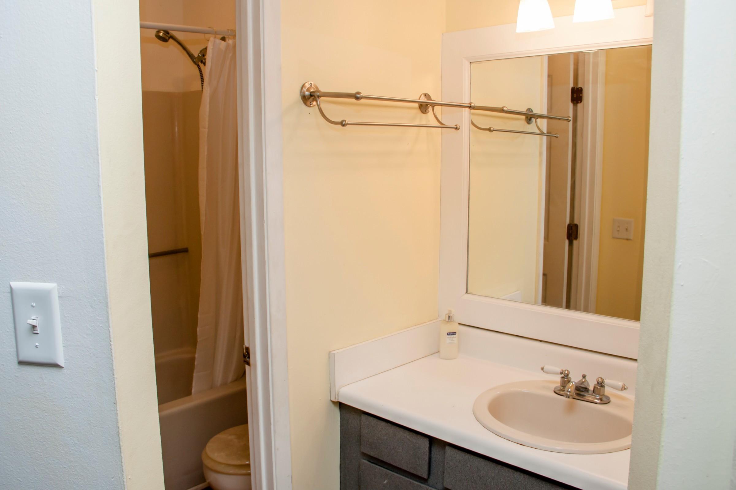 SWIFT BAYOU T/H UNIT 22 - Residential Lease