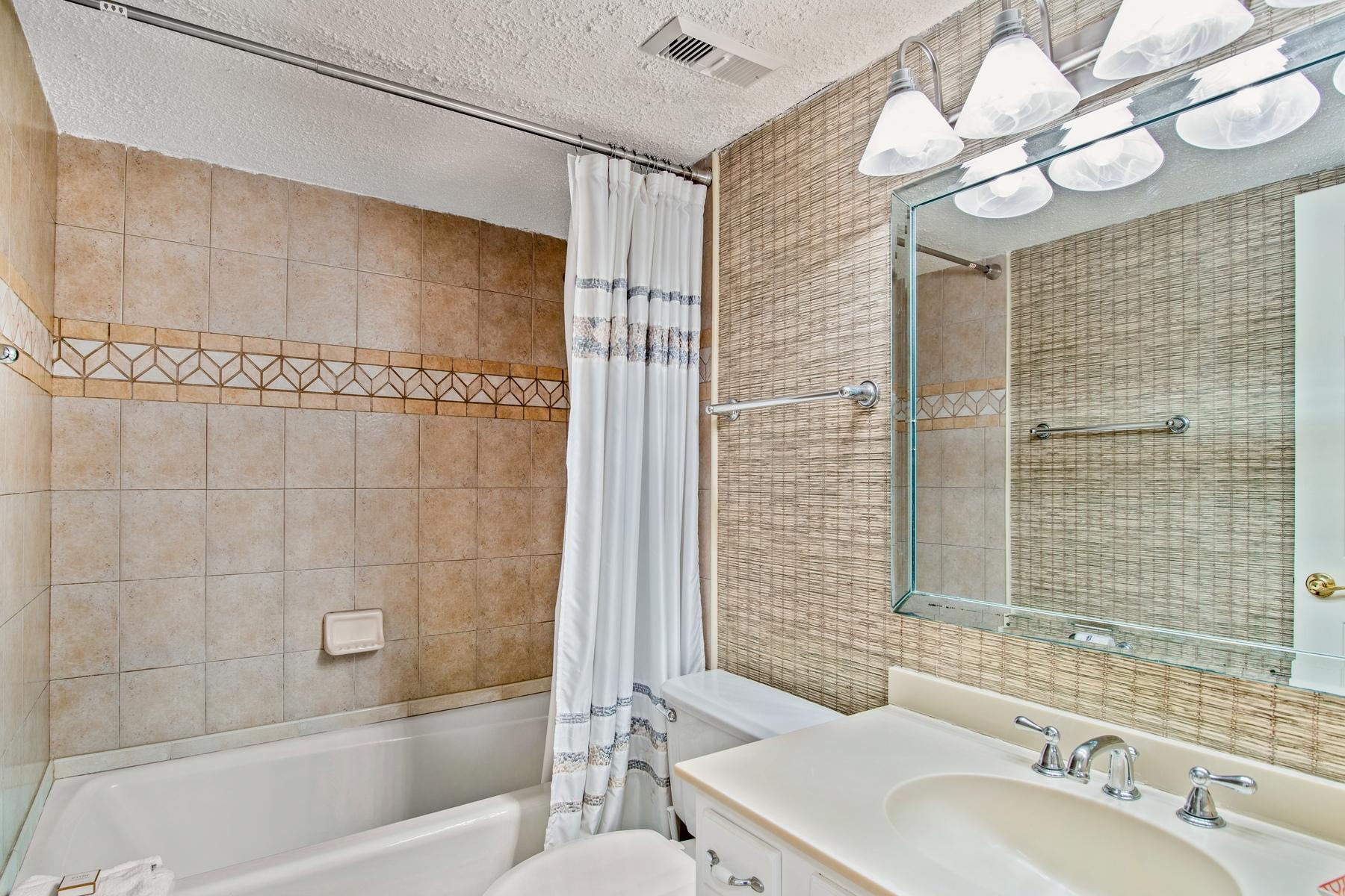 EMERALD TOWERS CONDO - Residential