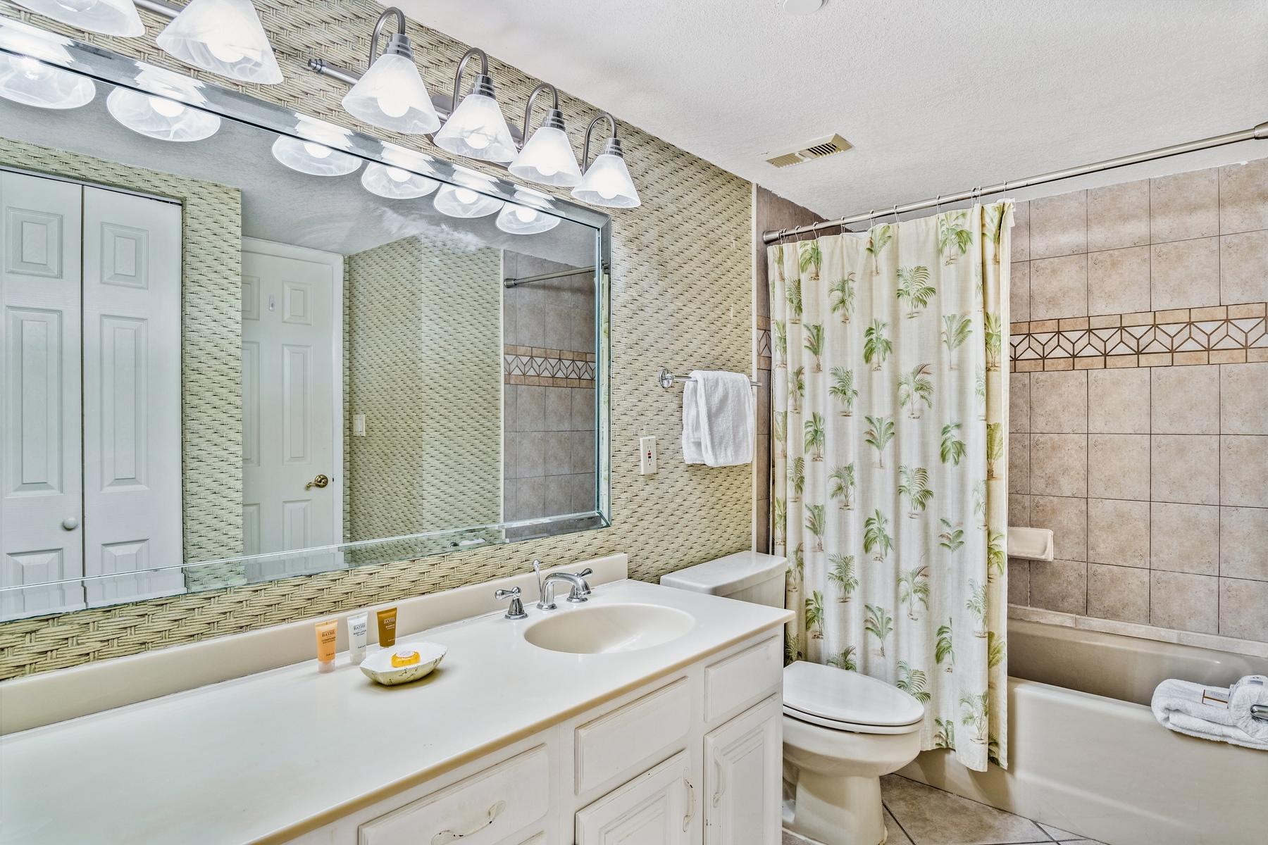 EMERALD TOWERS CONDO - Residential