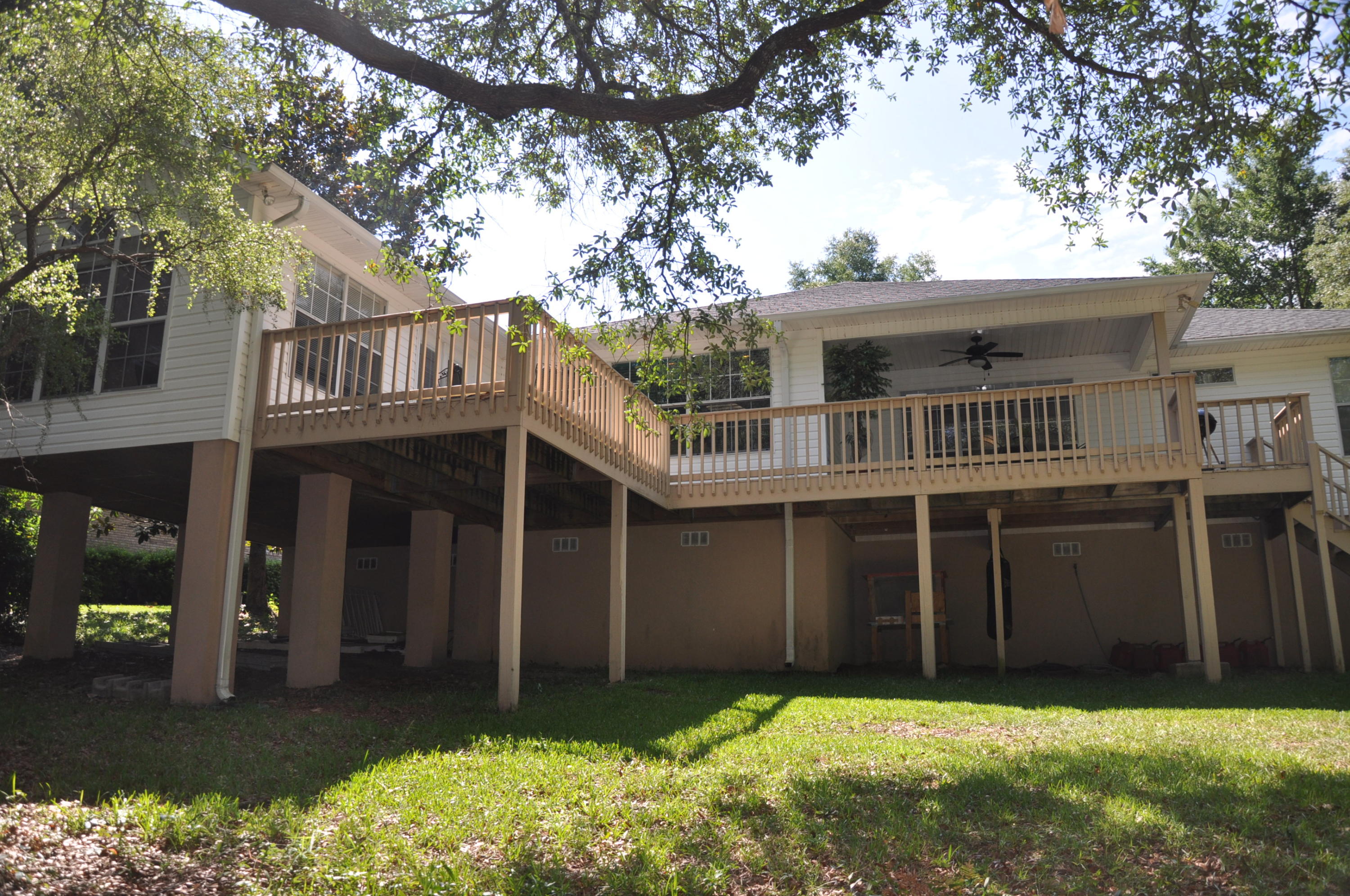 ROCKY BAYOU COUNTRY CLUB ESTATES # 8 - Residential