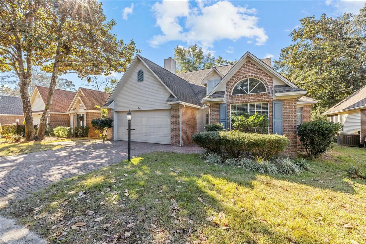 FAIRWAY LAKES PH 1 - Residential