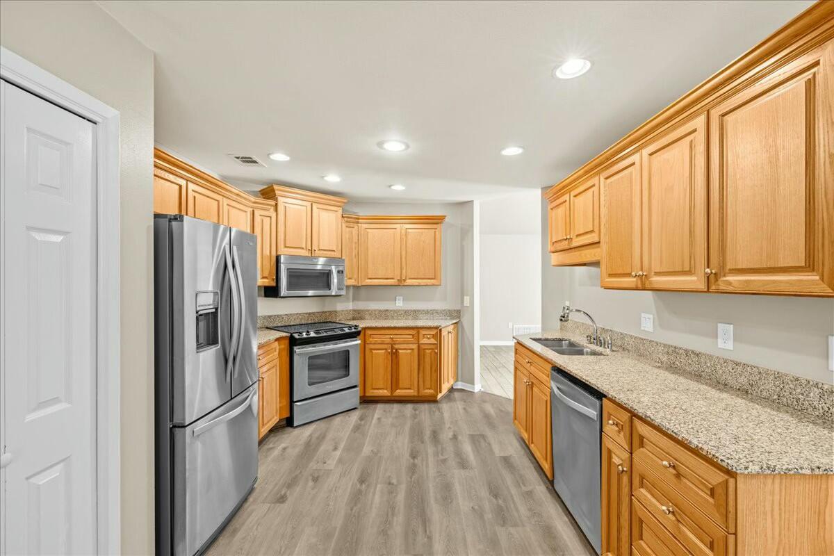 FAIRWAY LAKES PH 1 - Residential