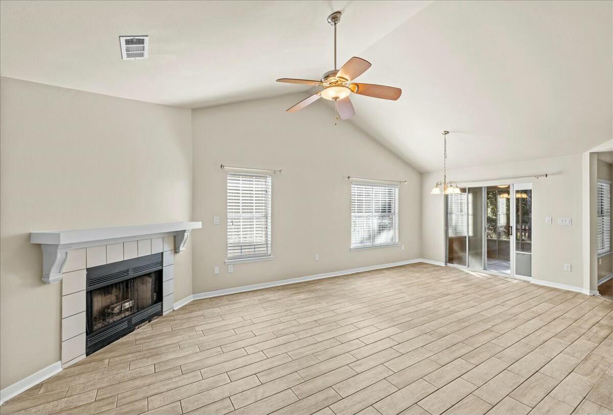 FAIRWAY LAKES PH 1 - Residential