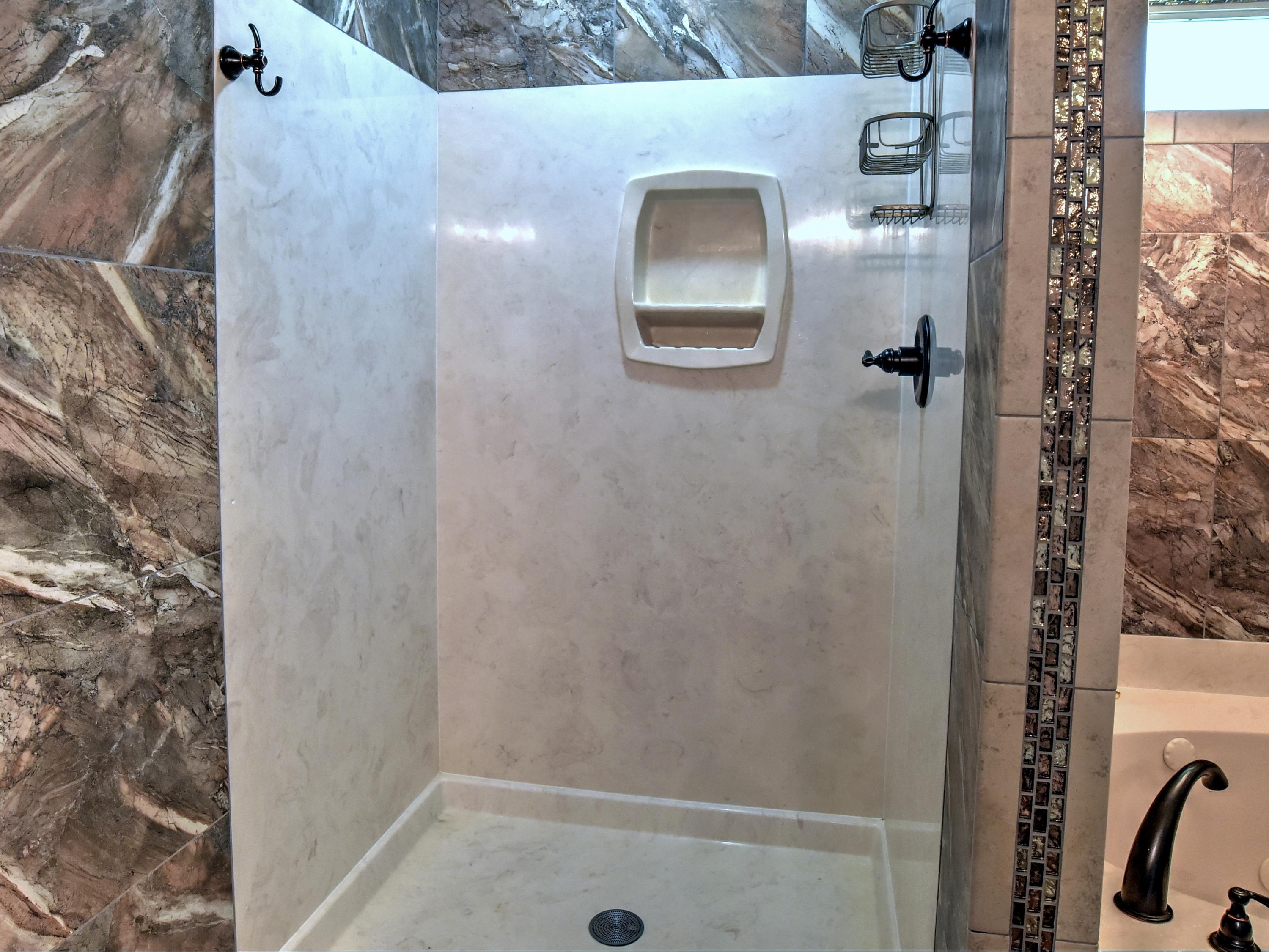 EMERALD LAKES PH 1 - Residential