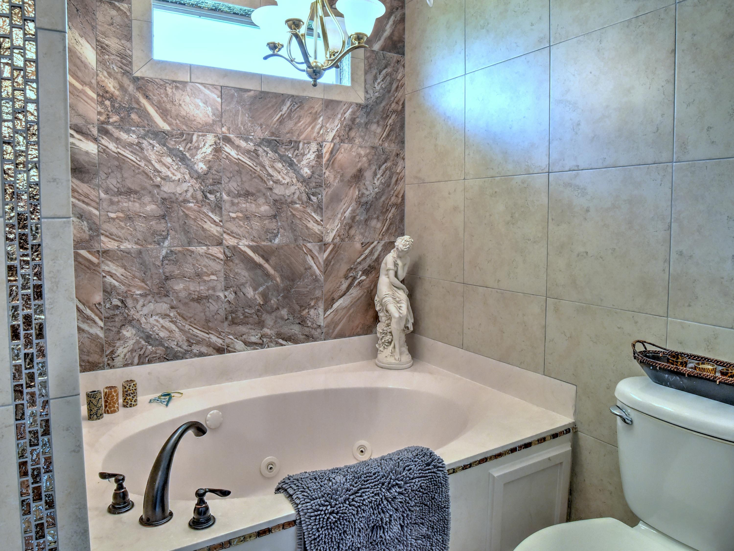 EMERALD LAKES PH 1 - Residential