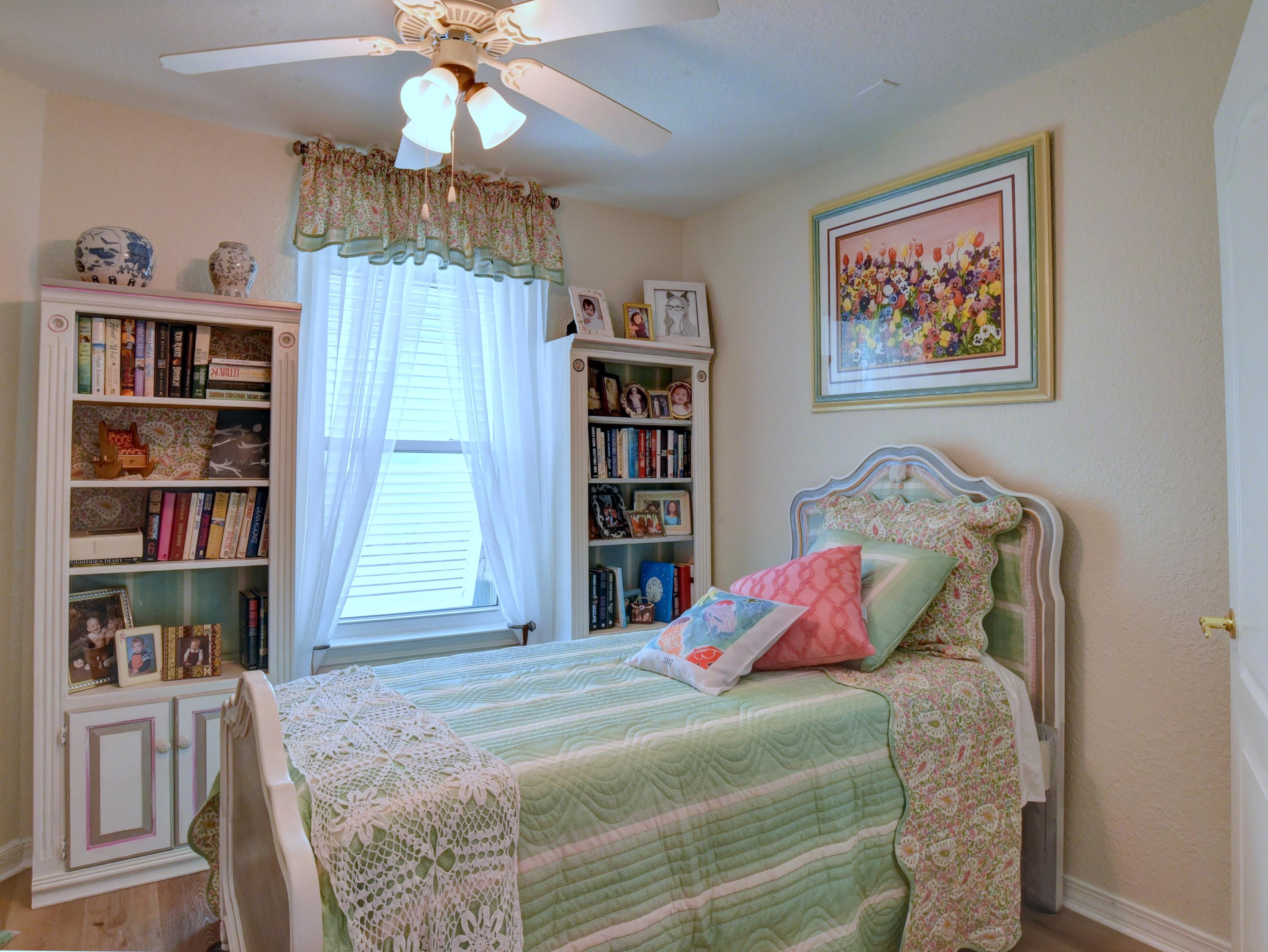 EMERALD LAKES PH 1 - Residential