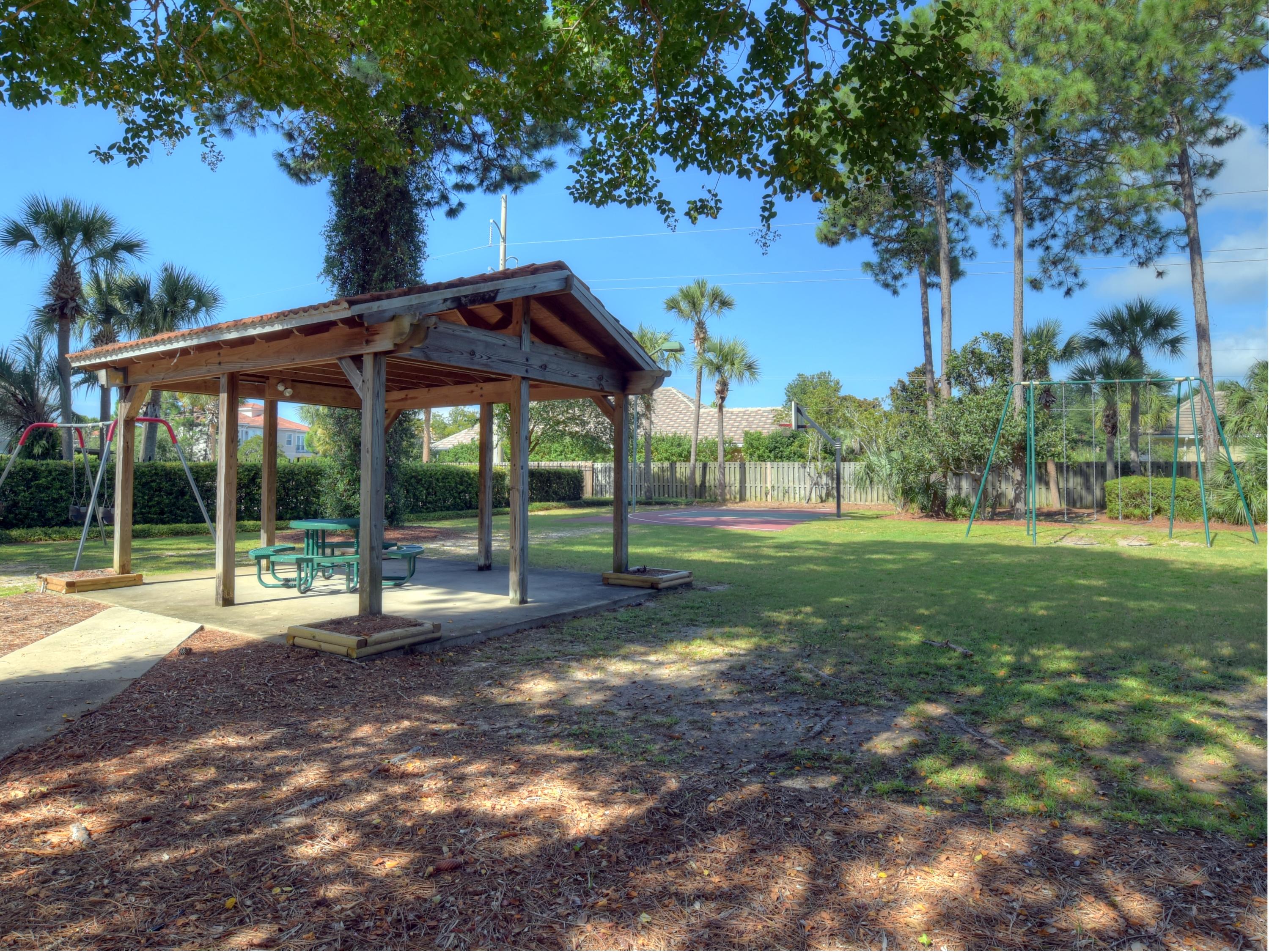 EMERALD LAKES PH 1 - Residential