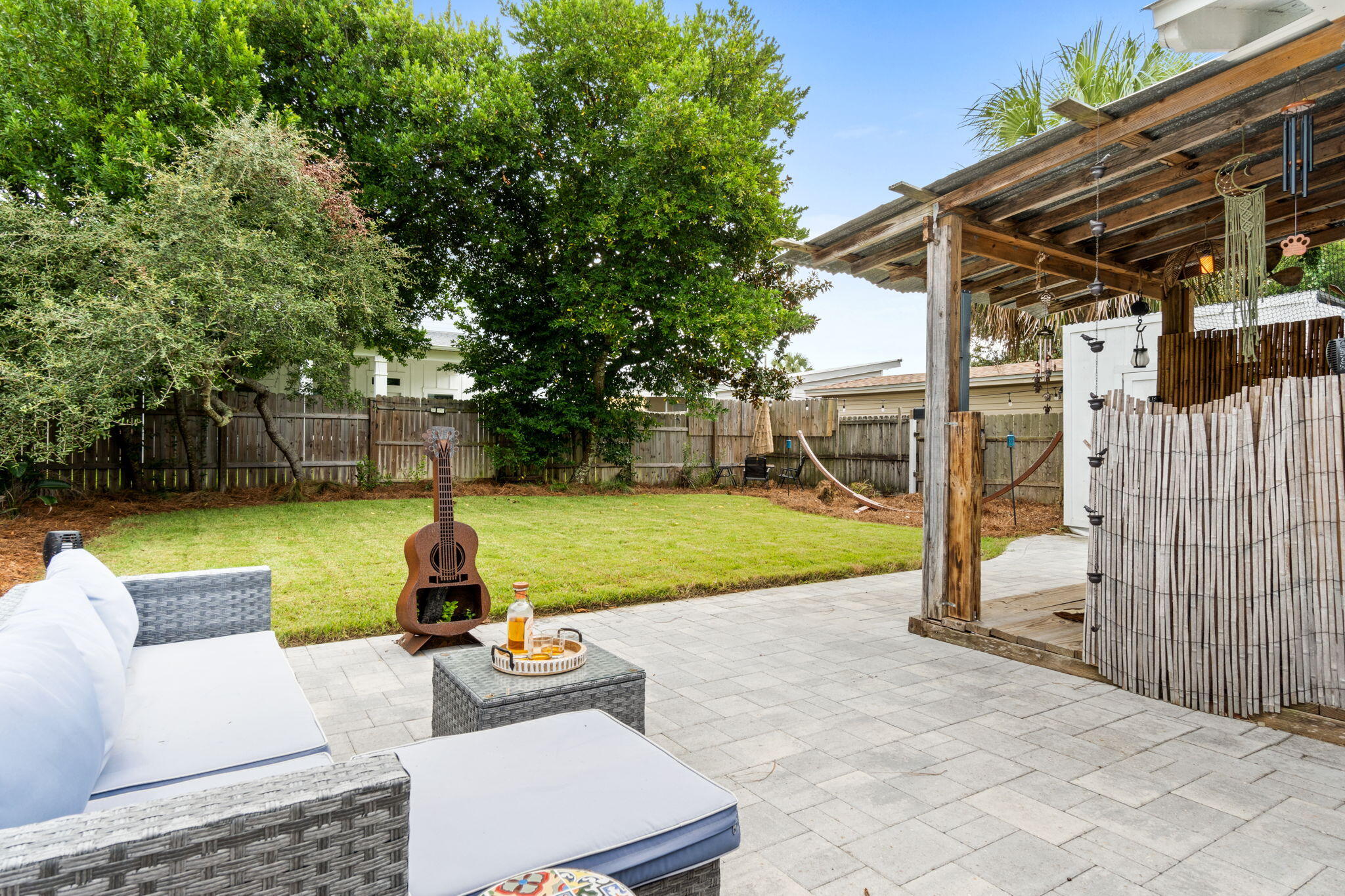 BAHAMA BEACH - Residential