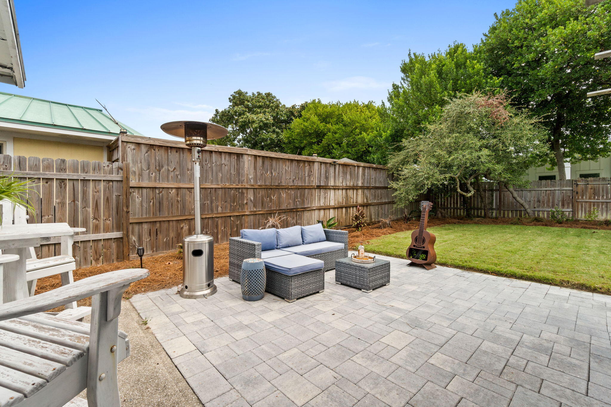 BAHAMA BEACH - Residential