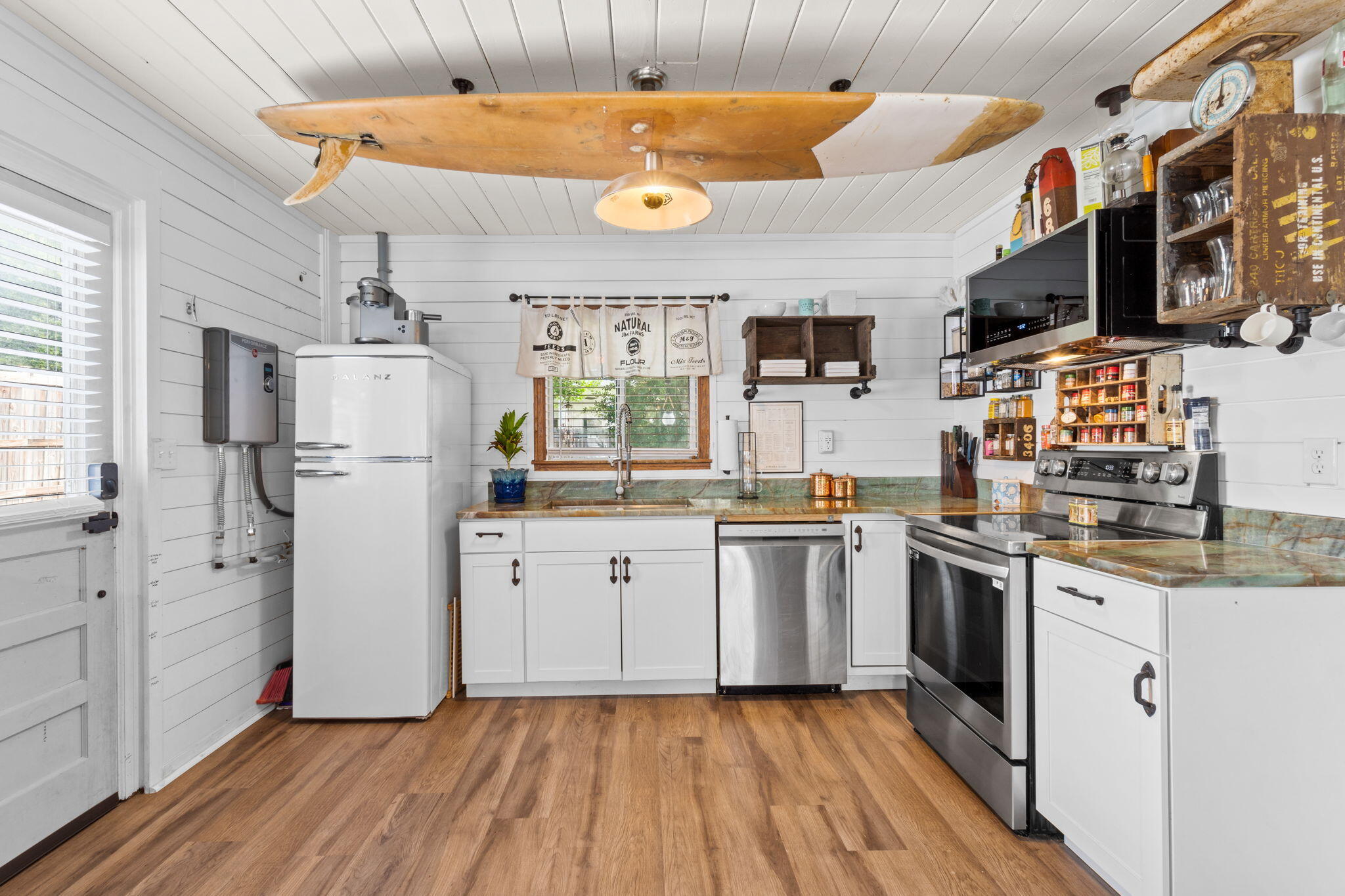 BAHAMA BEACH - Residential