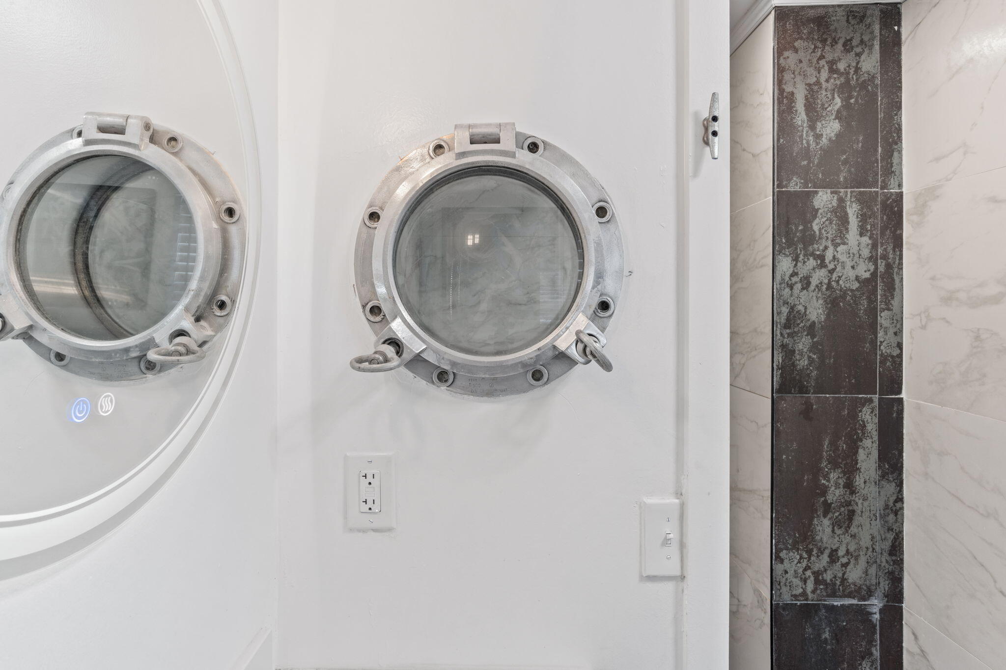 BAHAMA BEACH - Residential