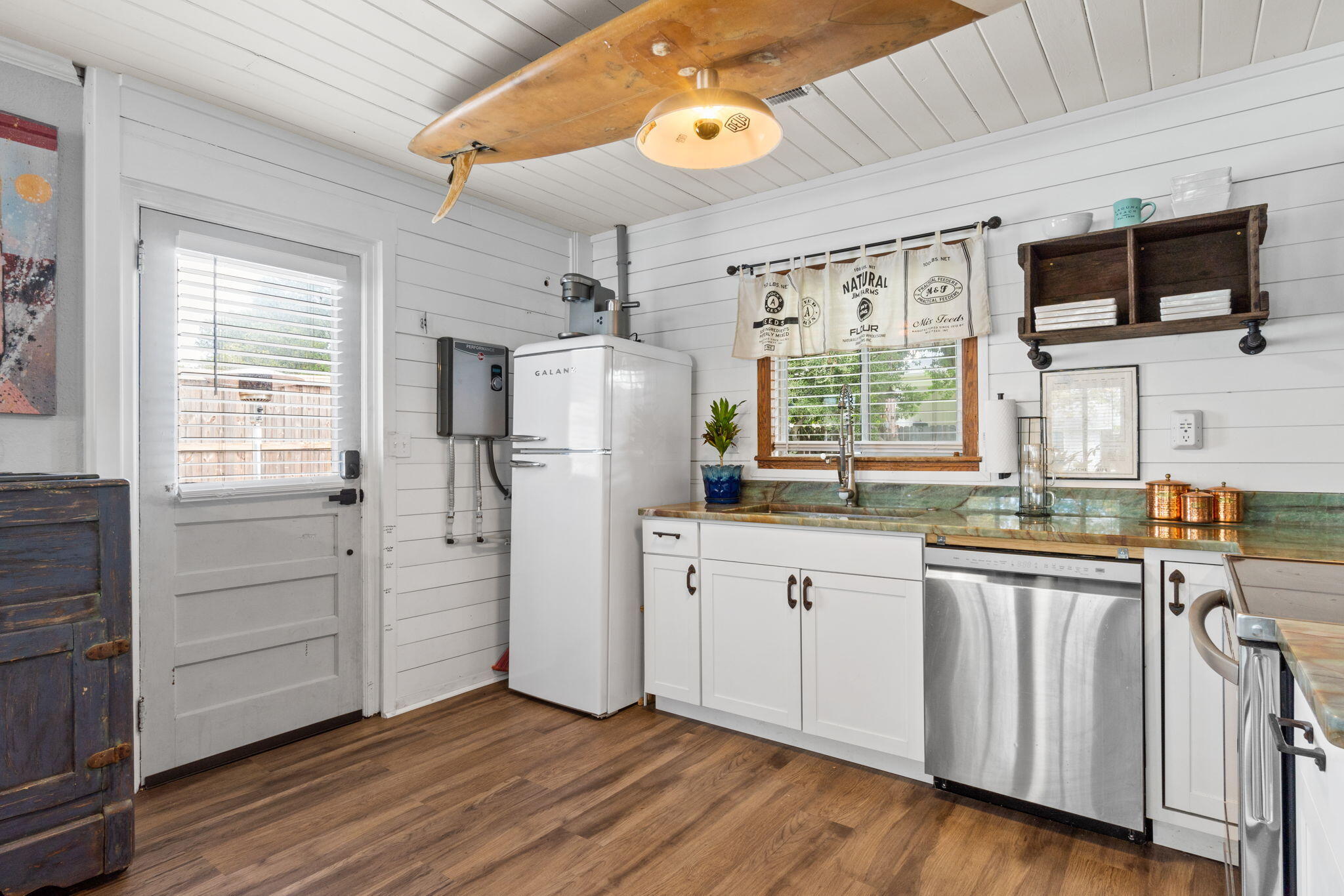 BAHAMA BEACH - Residential