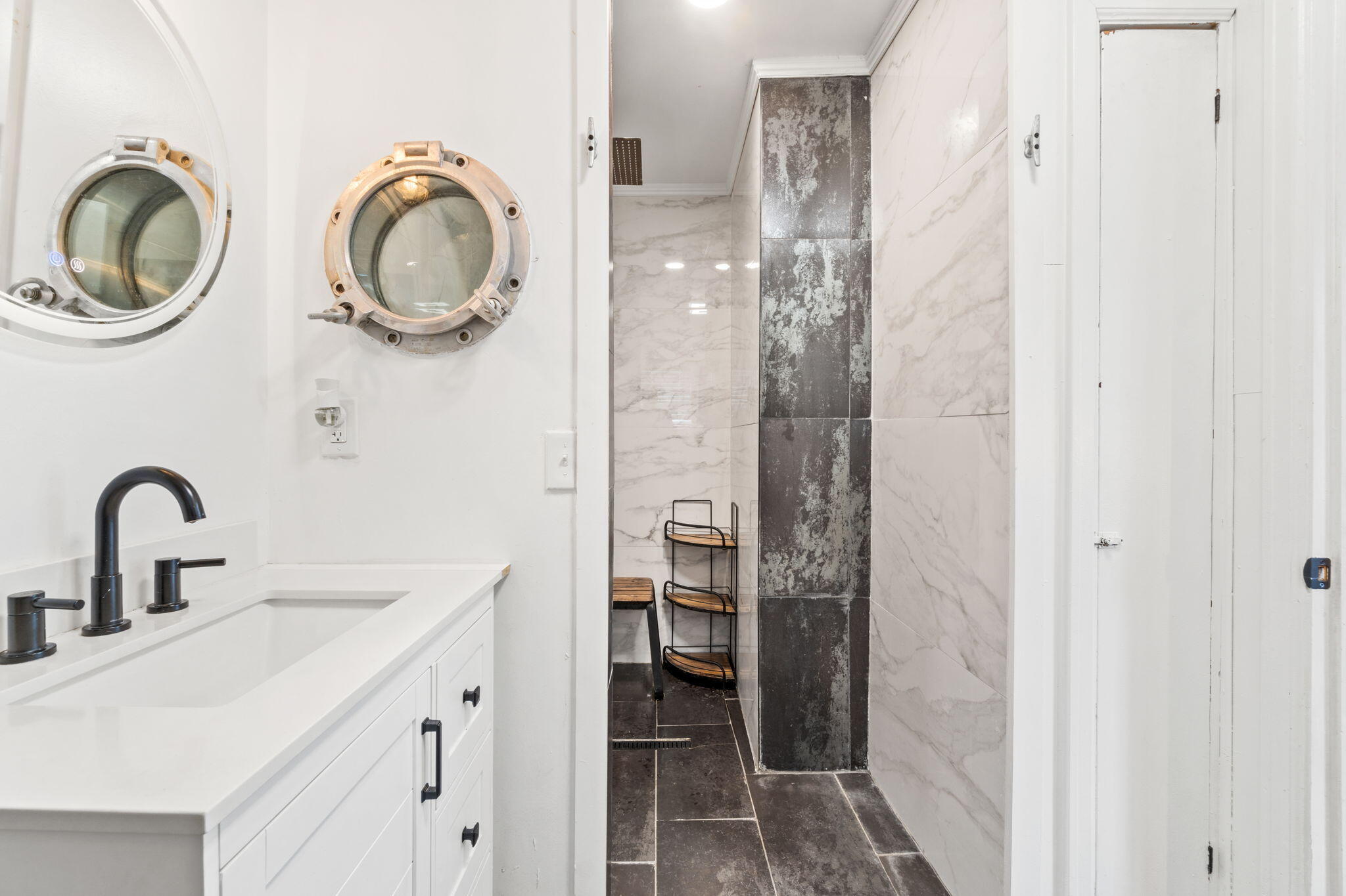 BAHAMA BEACH - Residential