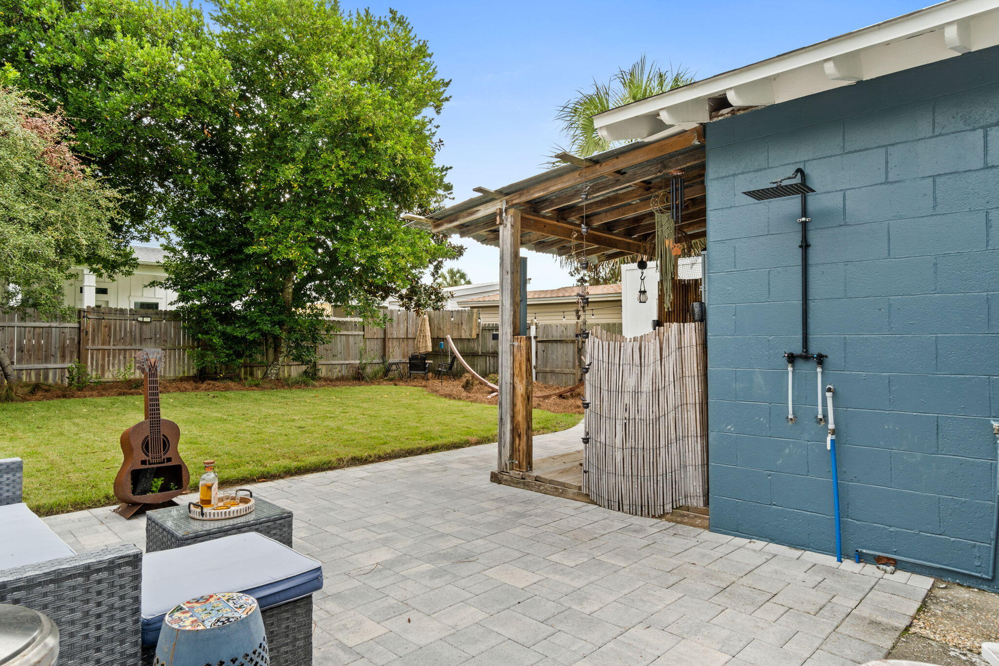 BAHAMA BEACH - Residential