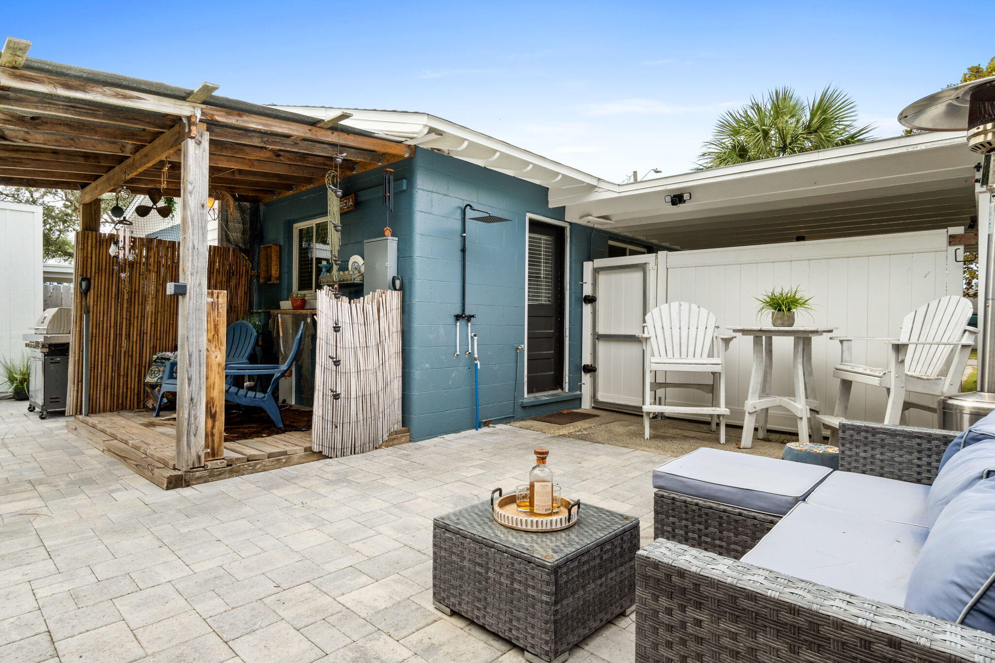 BAHAMA BEACH - Residential