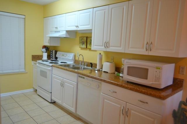 POOLSIDE VILLAS CONDO - Residential