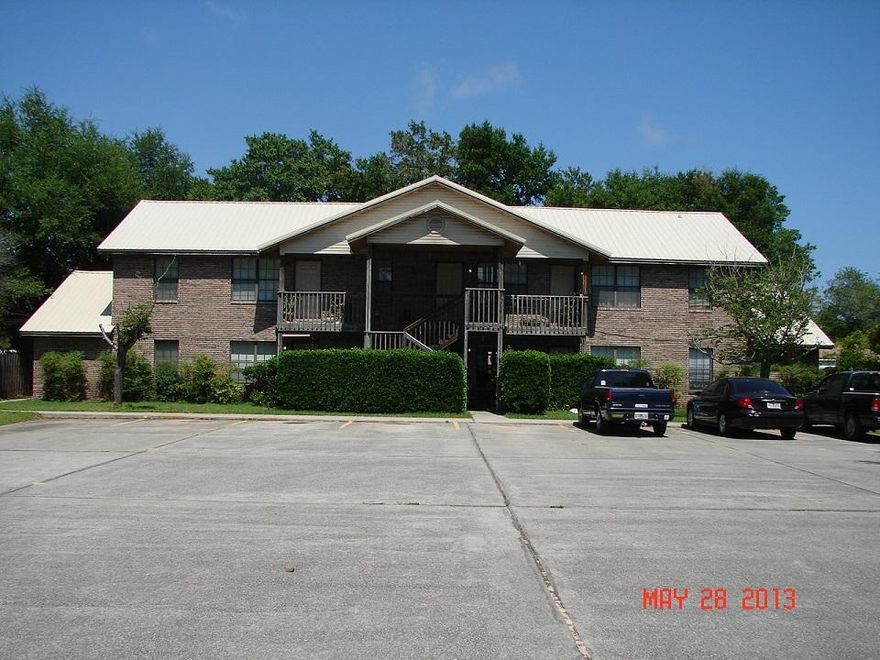 Nice 2 bedroom, 1 bath apartment. 6 units total in the building. Each unit has its own storage room on the right of the building. Freshly painted and new flooring. Very convenient with ample parking.