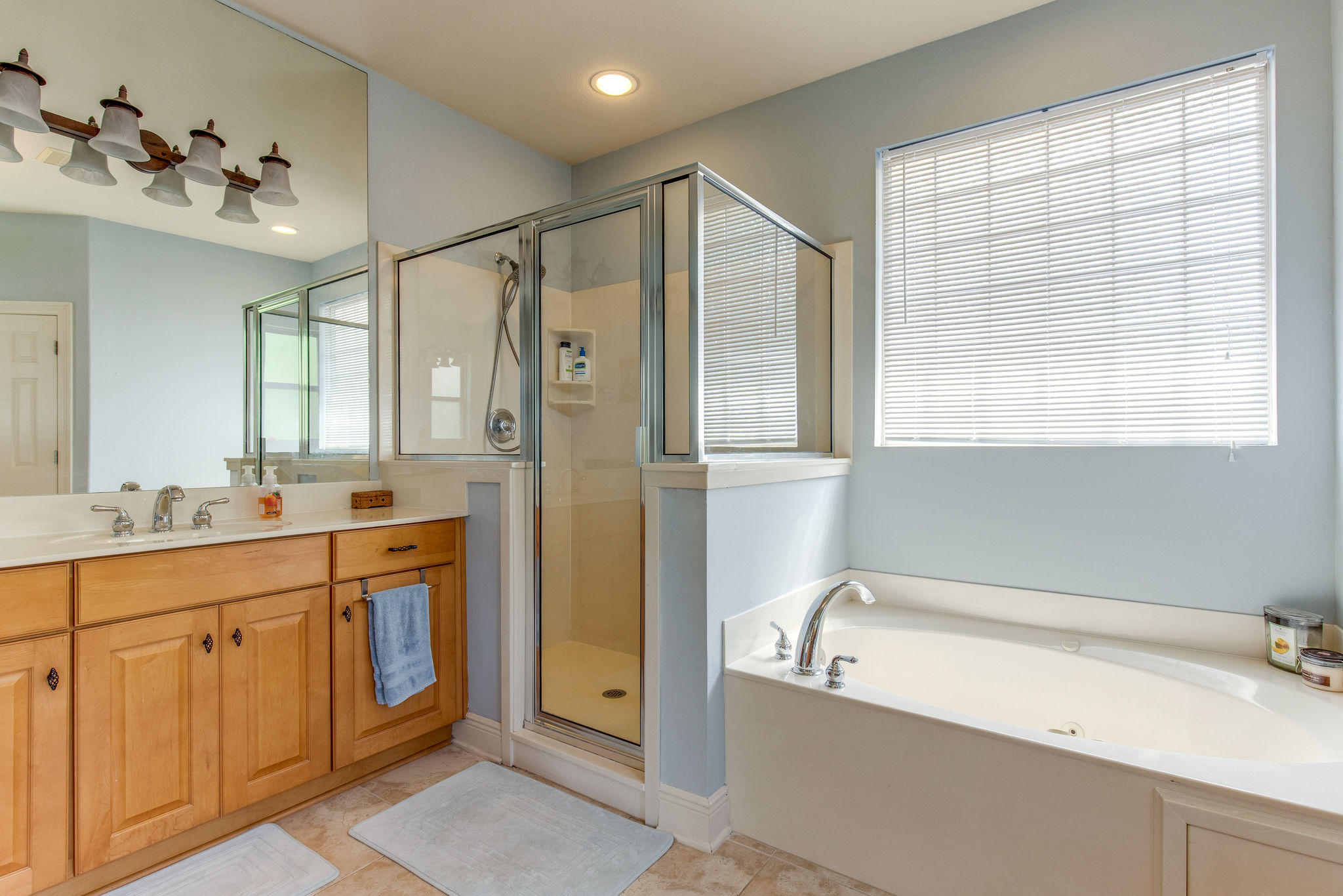 CHARDONNAY ESTATES - Residential