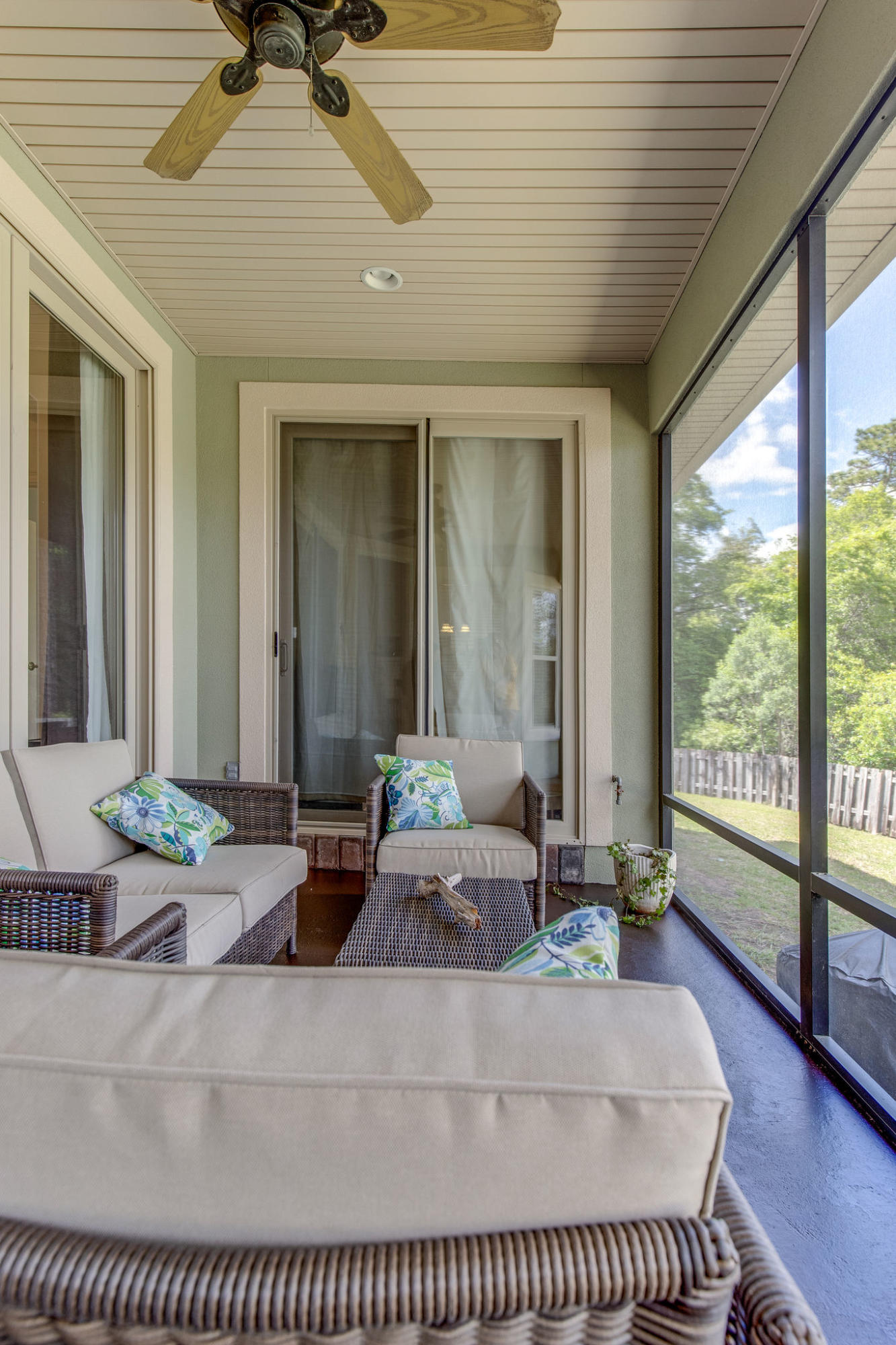 CHARDONNAY ESTATES - Residential