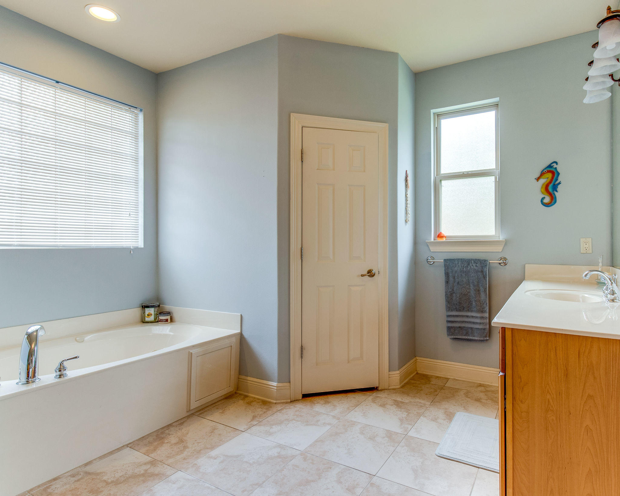 CHARDONNAY ESTATES - Residential