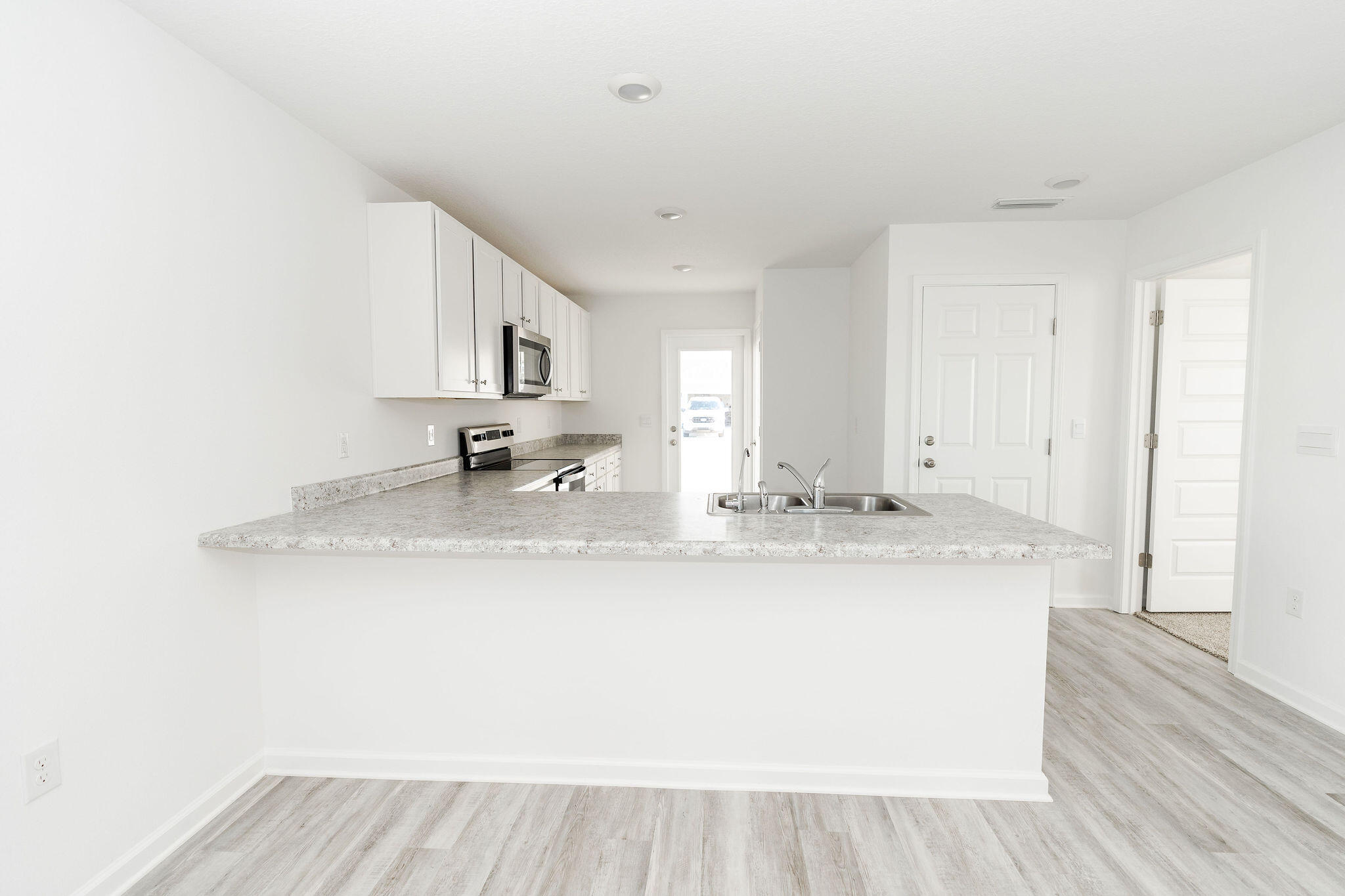 OWL'S HEAD - Residential Lease