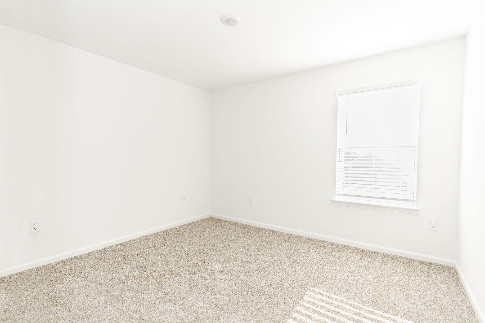 OWL'S HEAD - Residential Lease