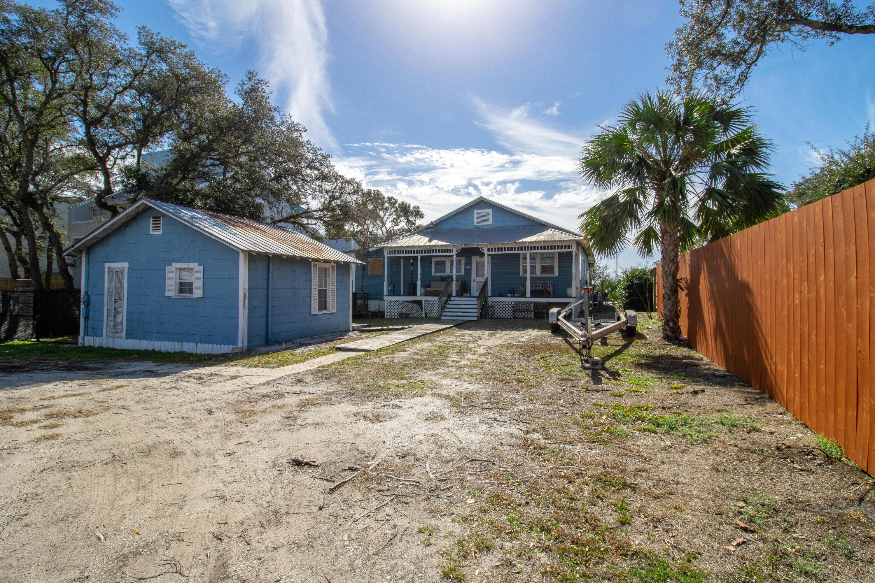 East Pass ADD E 10 FT Of Lot 2 &  Lot 3 & W 15 ft of Lot 4 BLK F - Residential
