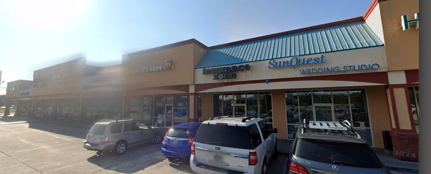 28,000 SF Retail Center located in Destin ( Miramar Beach ) FL 11 unit complex fully leased, high traffic and high profile Retail Center, located at the corner of Emerald Coast Pkwy and South Geronimo Street, located, Silver Sands Outlet Mall, great investment with great potential